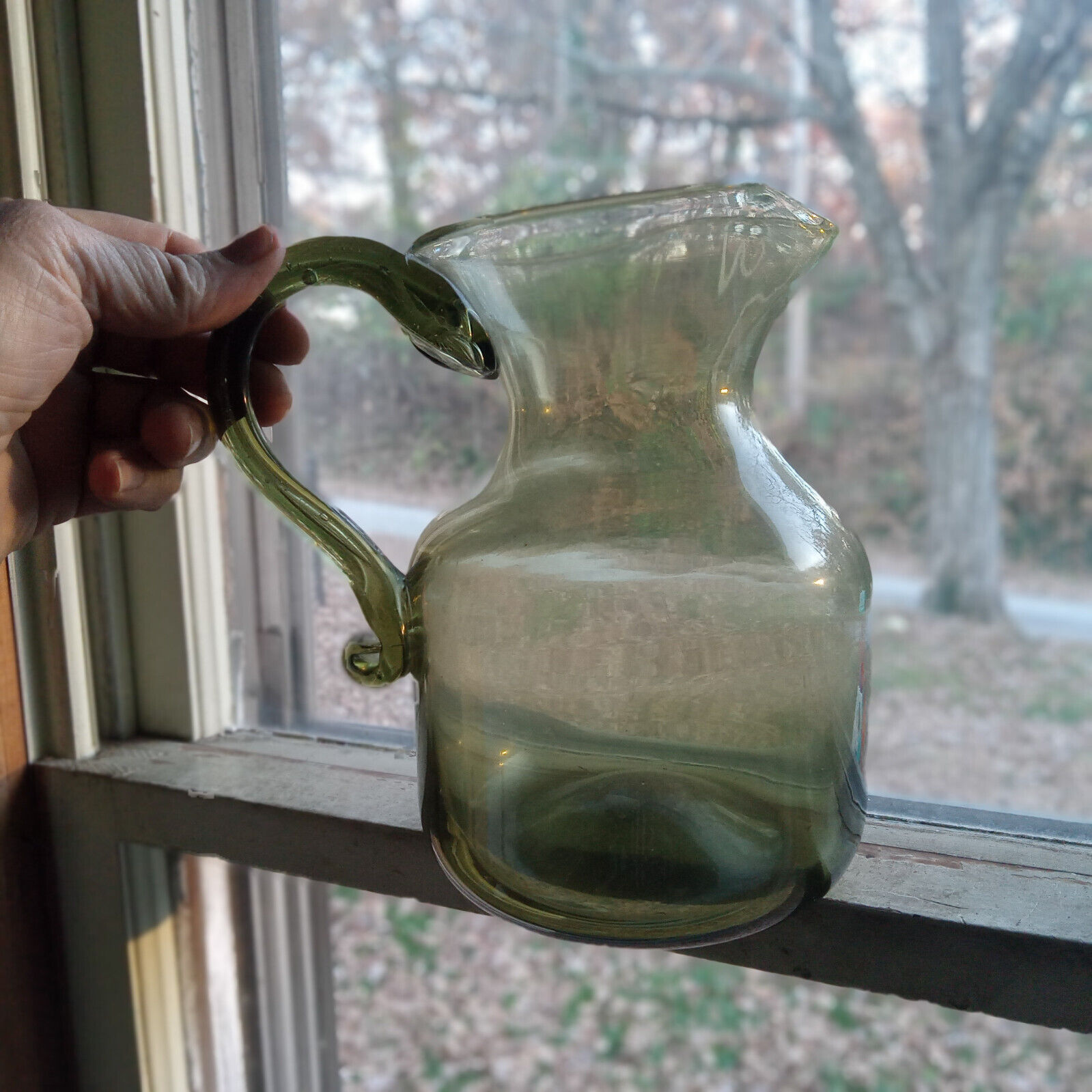 HAND BLOWN GREEN GLASS PITCHER W/APPLIED HANDLE JAMESTOWN 1700s REPRO COPY