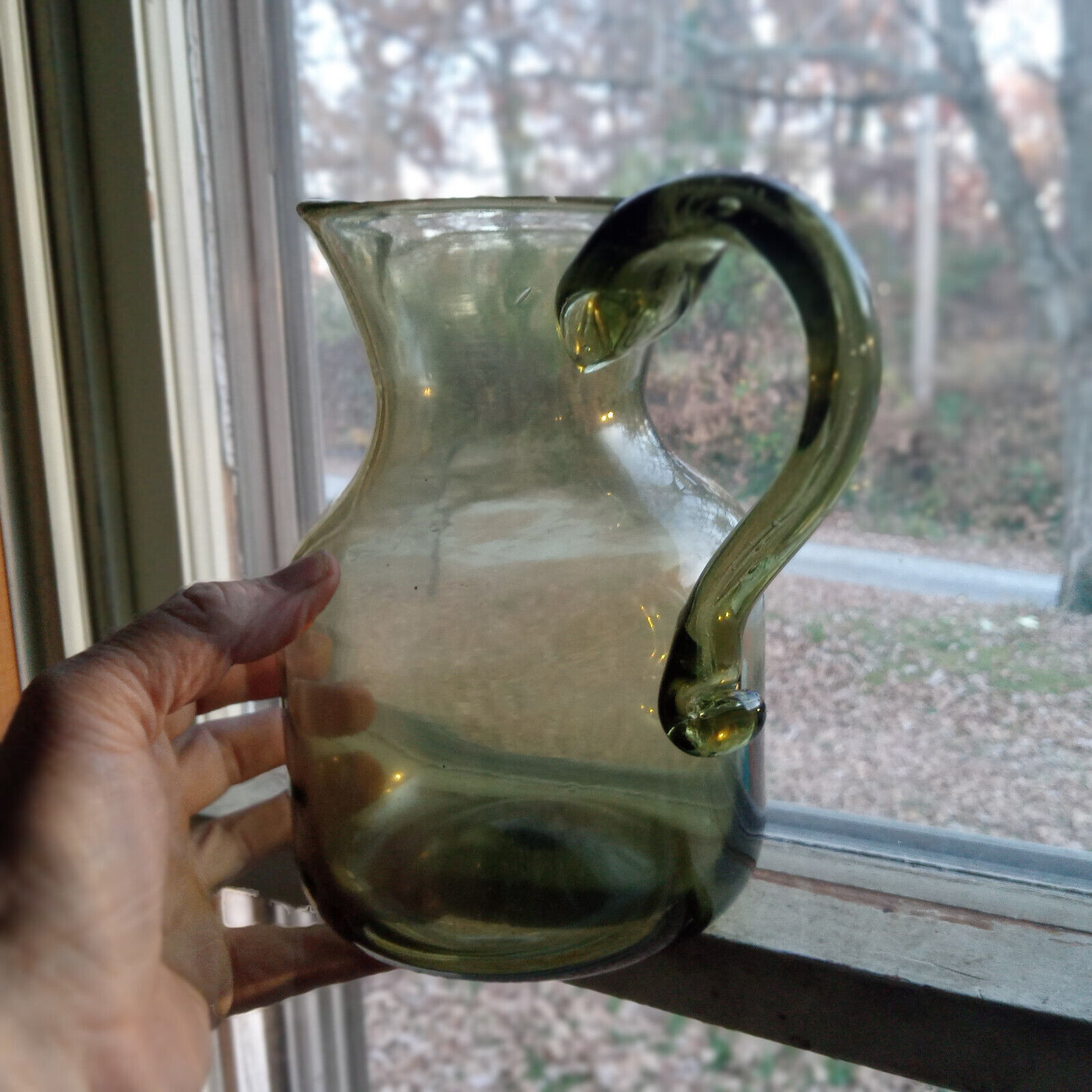 HAND BLOWN GREEN GLASS PITCHER W/APPLIED HANDLE JAMESTOWN 1700s REPRO COPY