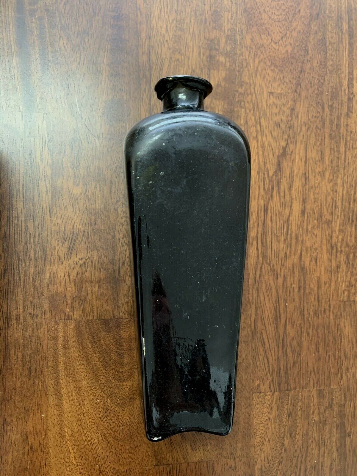 STUNNING SET OF 7 1700s AUTHENTIC HAND BLOWN GLASS "CASE GIN" BOTTLES