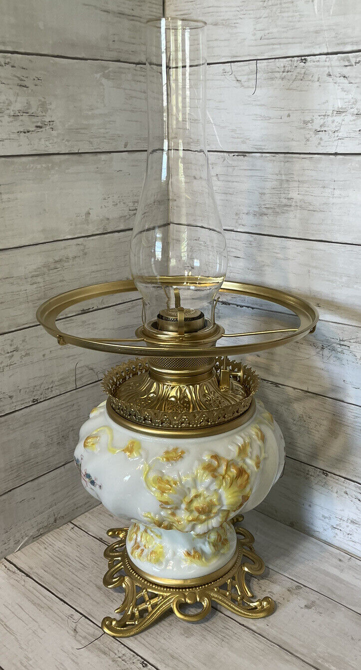 Antique VICTORIAN GWTW EAPG FOSTORIA Kerosene Oil Parlor Lamp w/Hobnail Shade