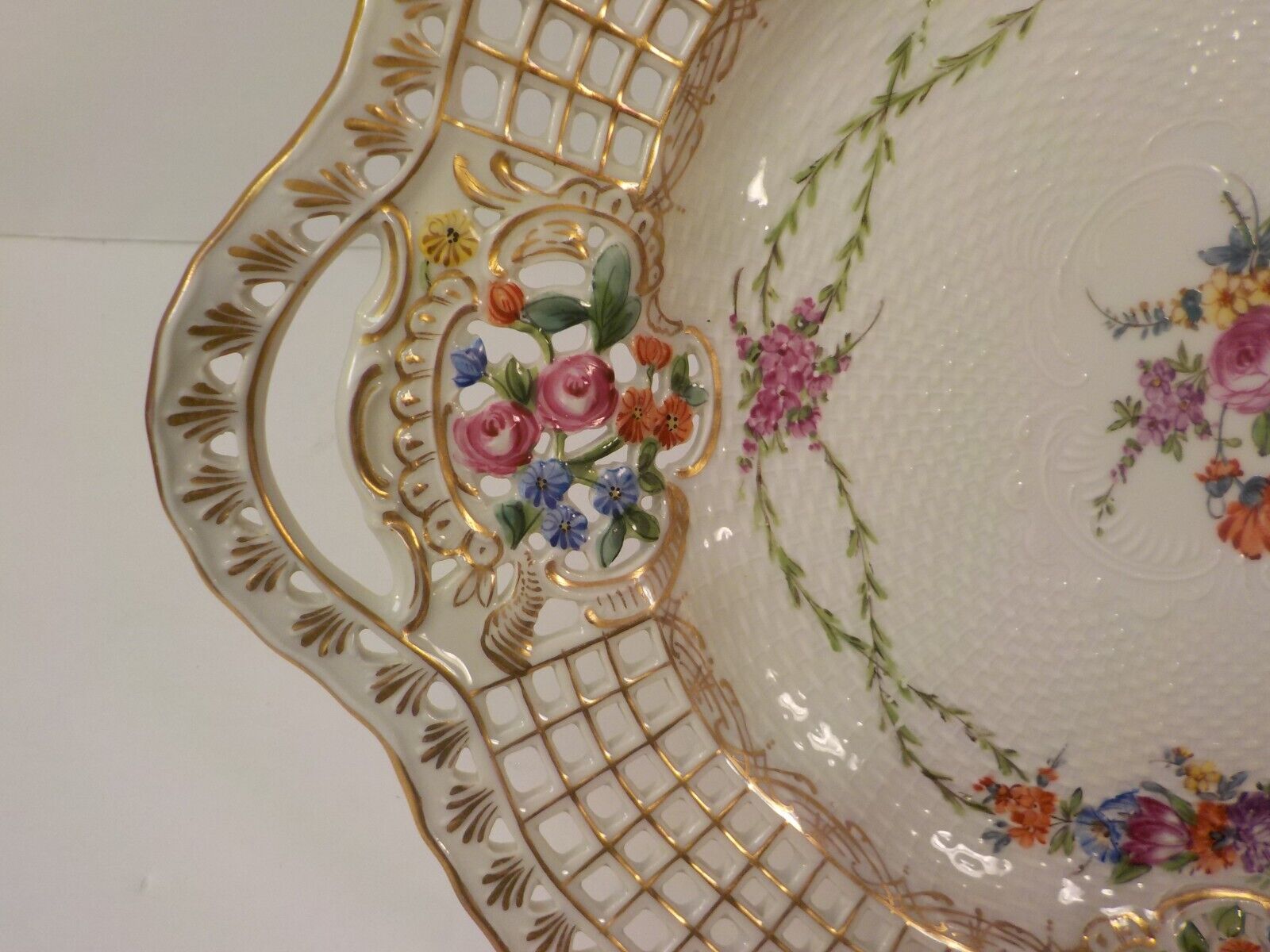 Carl Thieme Dresden Saxony Reticulated 11.5" Cabinet Plate, c. early 1900's