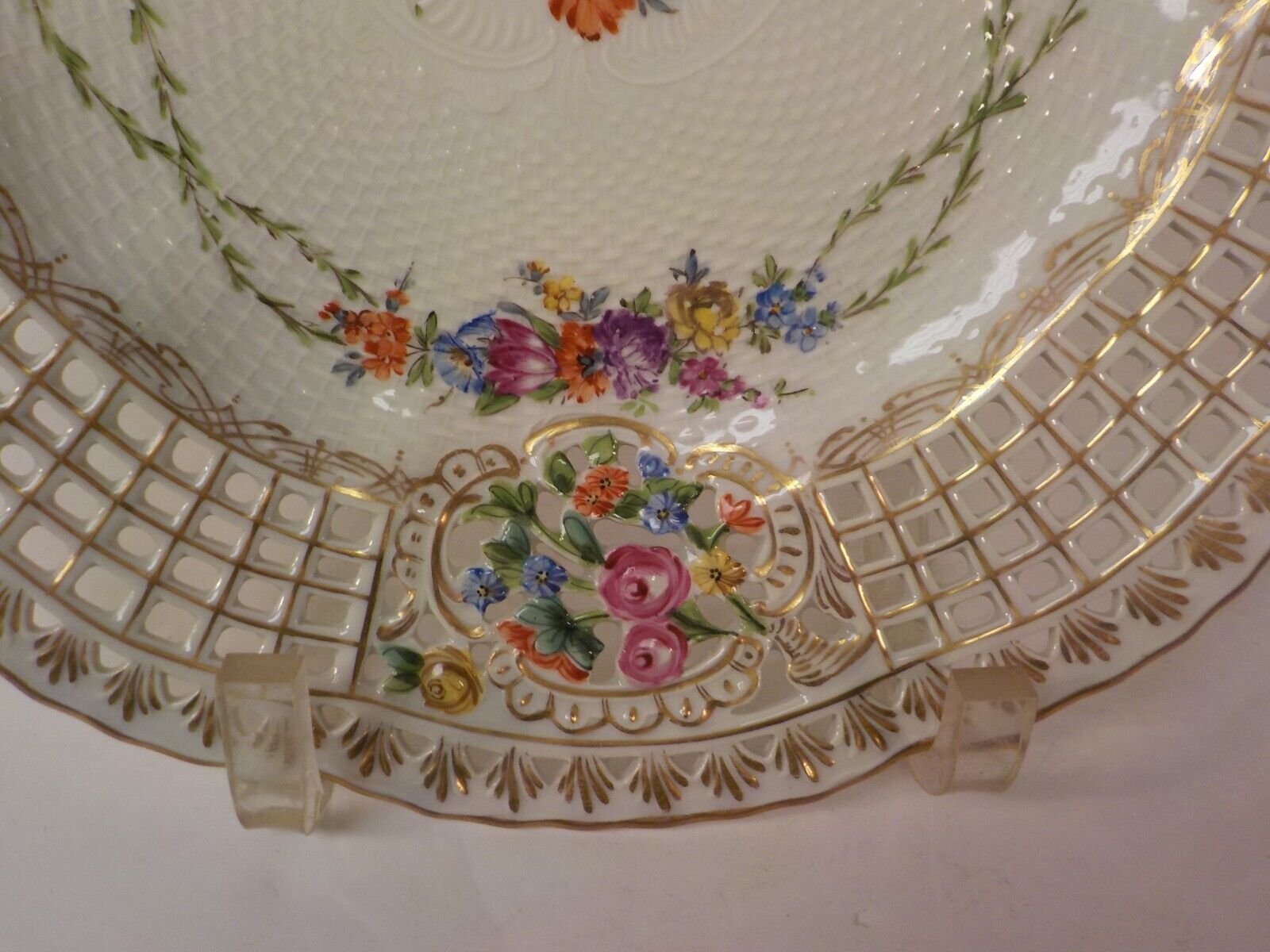 Carl Thieme Dresden Saxony Reticulated 11.5" Cabinet Plate, c. early 1900's
