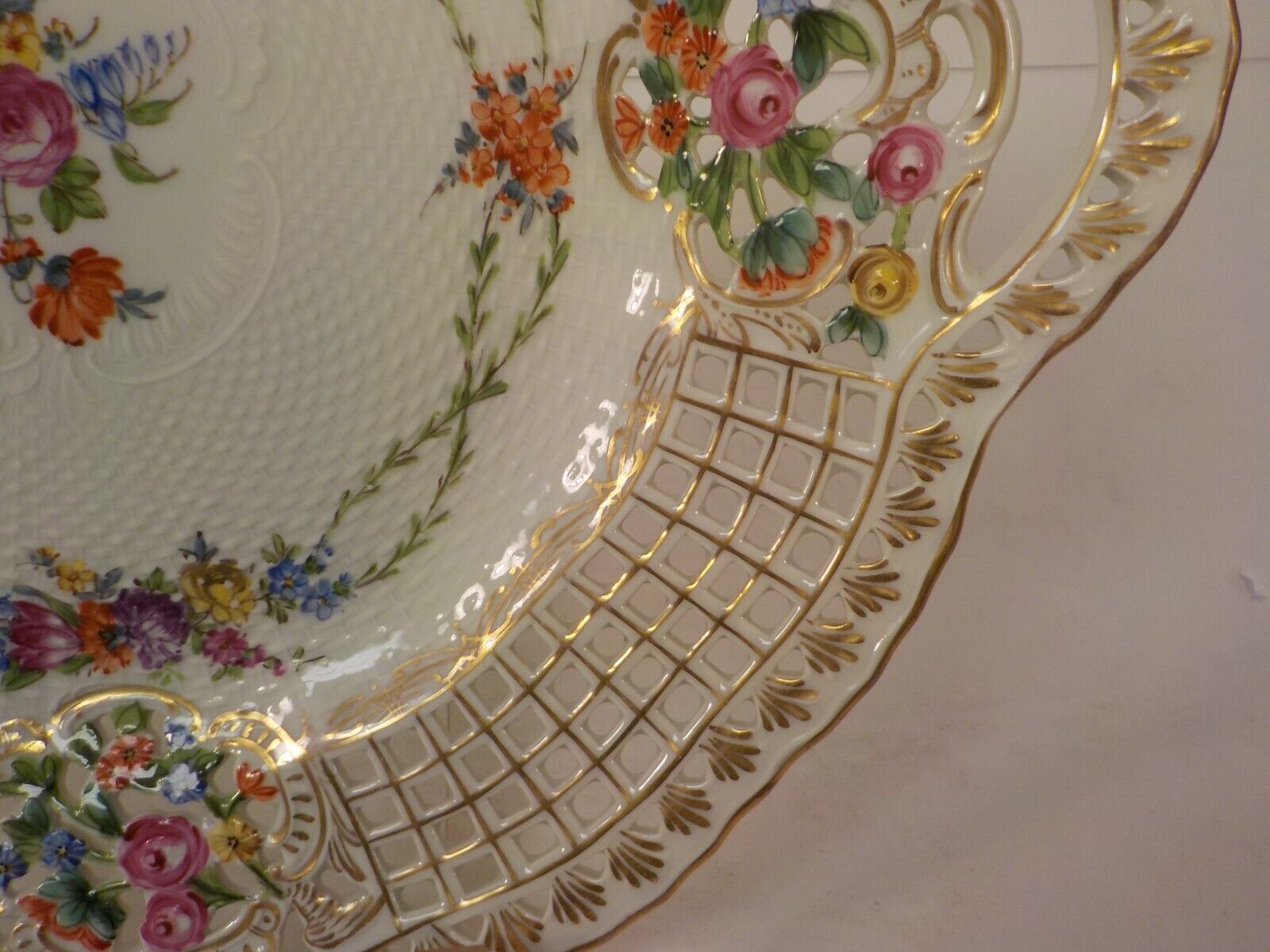 Carl Thieme Dresden Saxony Reticulated 11.5" Cabinet Plate, c. early 1900's