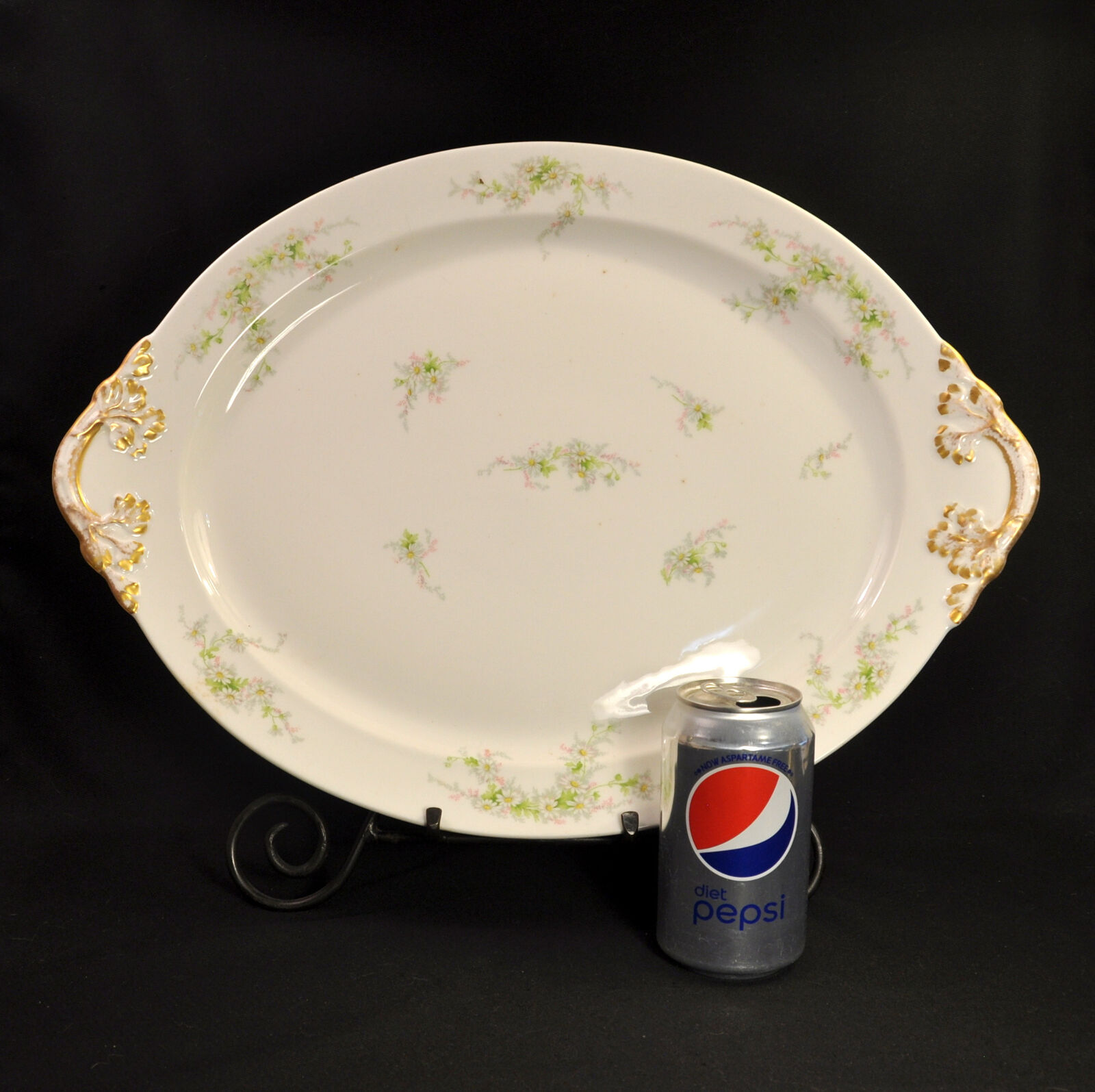 Limoges Guerin Platter 18 1/2" X 13 3/8" Embossing 1900-1932 Daisy Sprays w/Gold