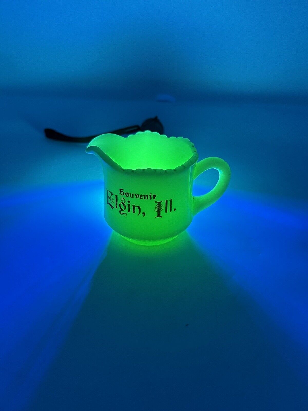 2.75” Tall CUSTARD GLASS SOUVENIR ElGIN ILLINOIS CUP 1900’s URANIUM GLASS