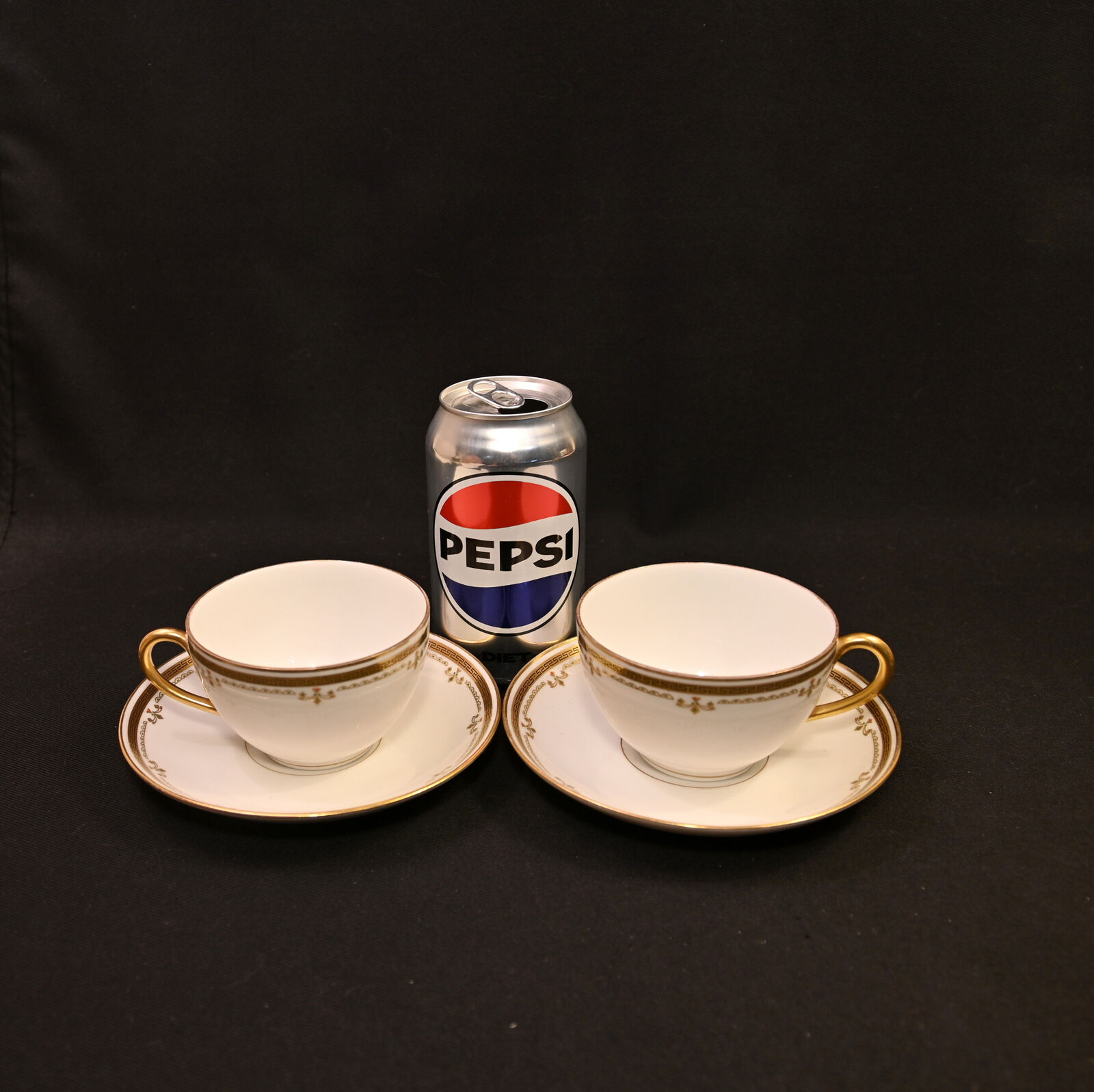 Limoges Bernardaud B&Co 2 Cups & Saucers 1900-1914 Greek Key Dainty Scrolls Gold