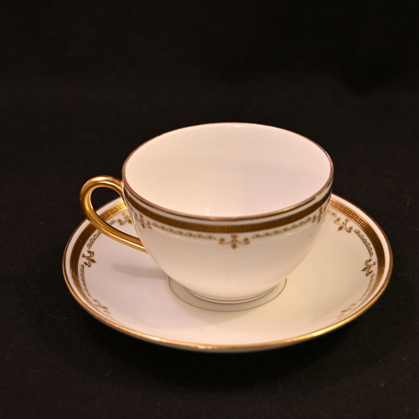 Limoges Bernardaud B&Co 2 Cups & Saucers 1900-1914 Greek Key Dainty Scrolls Gold
