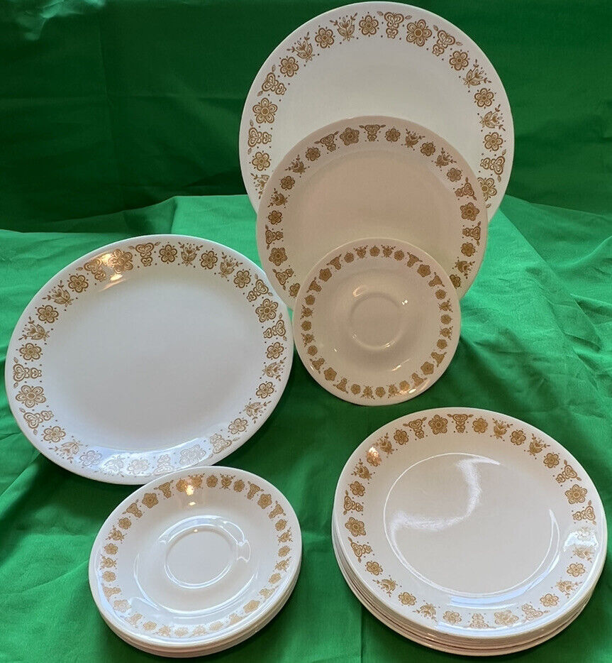 Vintage Corelle Corning Butterfly Gold 1970's 17 Piece Plate Set