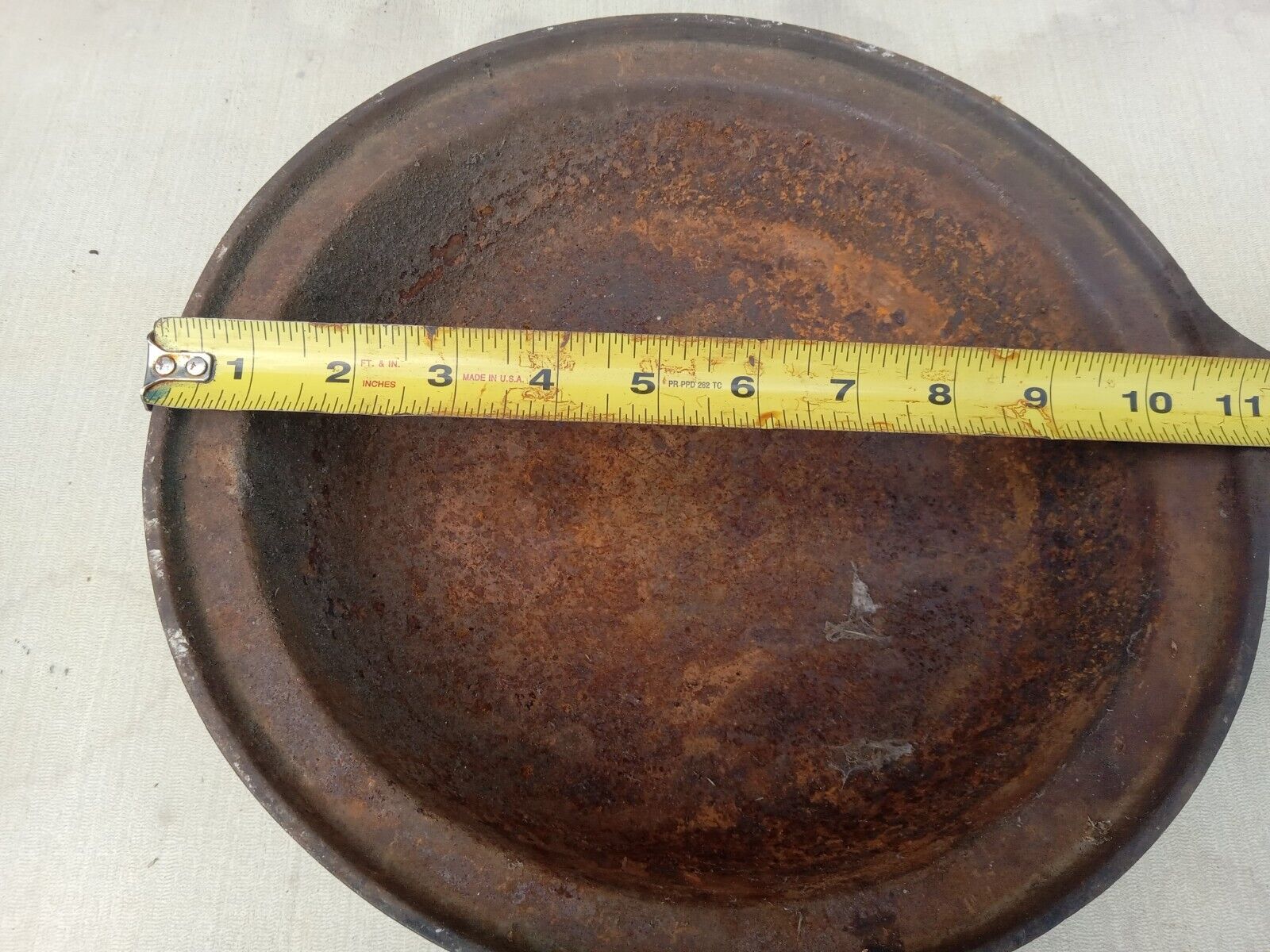 🔥ANTIQUE 1800's CAST IRON #10 SKILLET 3 LEGS SHIPS FREE 😃