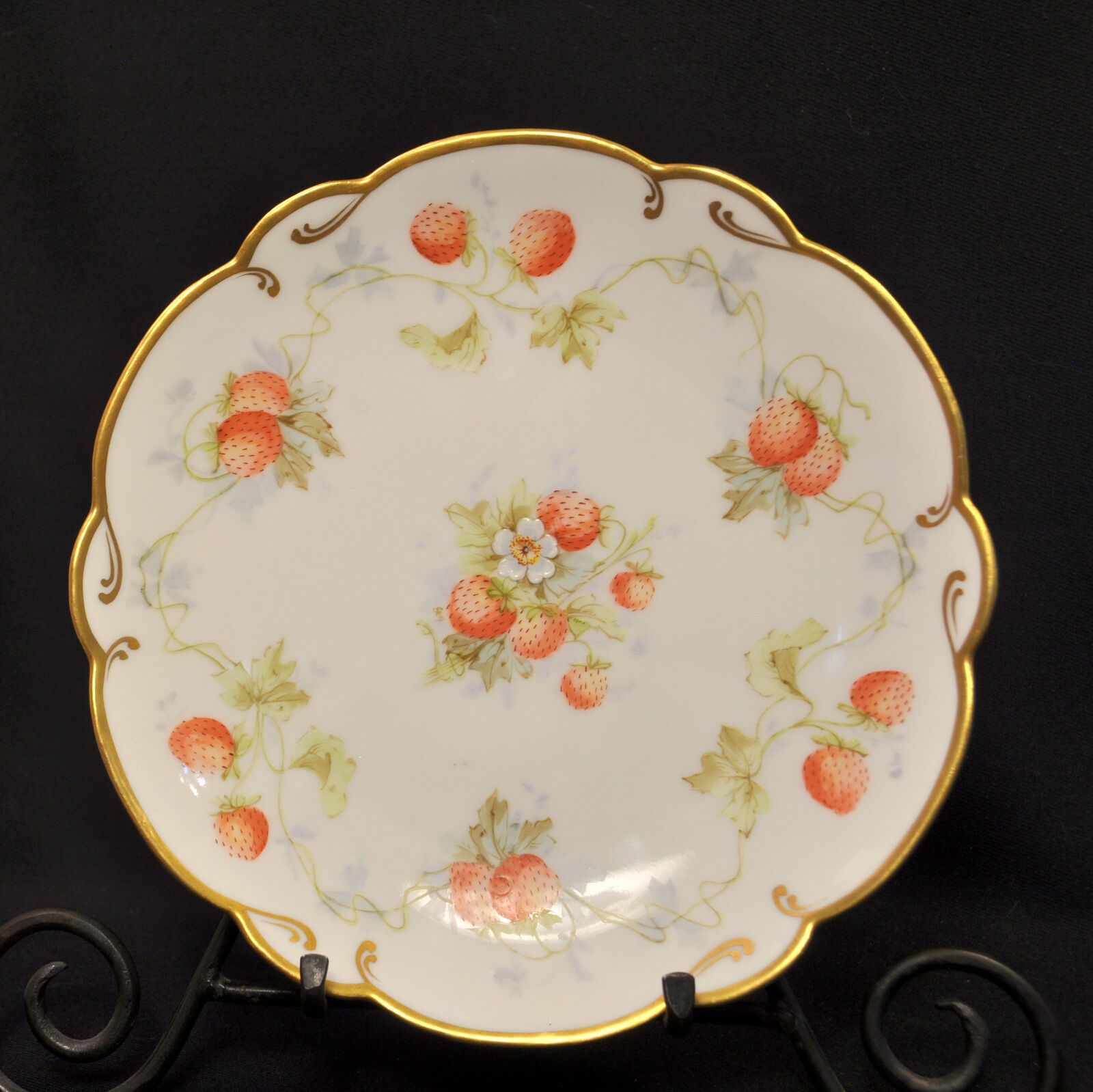 Limoges LDB&Co Flambeau Plate Strawberries 9 1/4" Charger Hand Painted 1891-1910