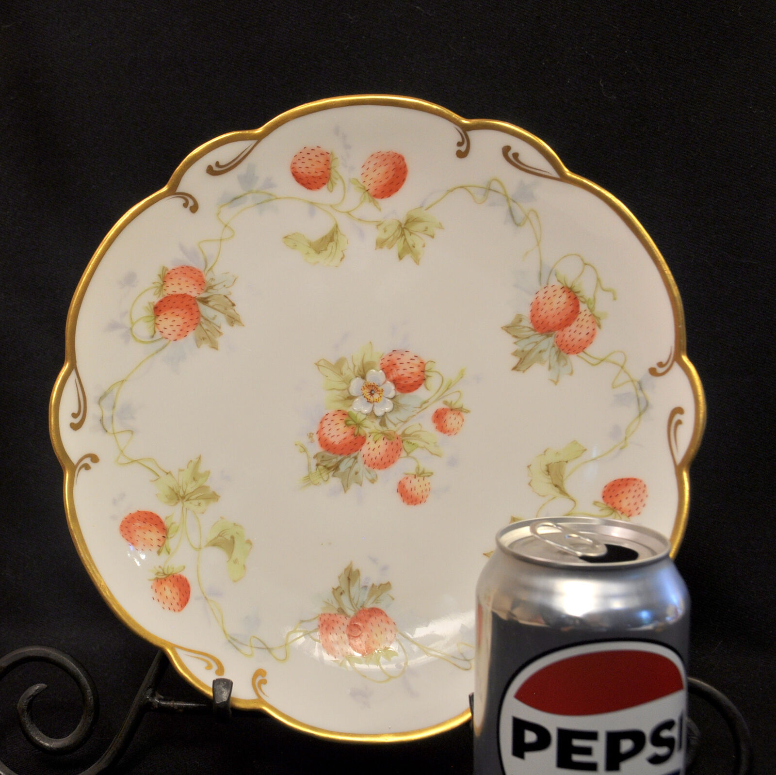 Limoges LDB&Co Flambeau Plate Strawberries 9 1/4" Charger Hand Painted 1891-1910