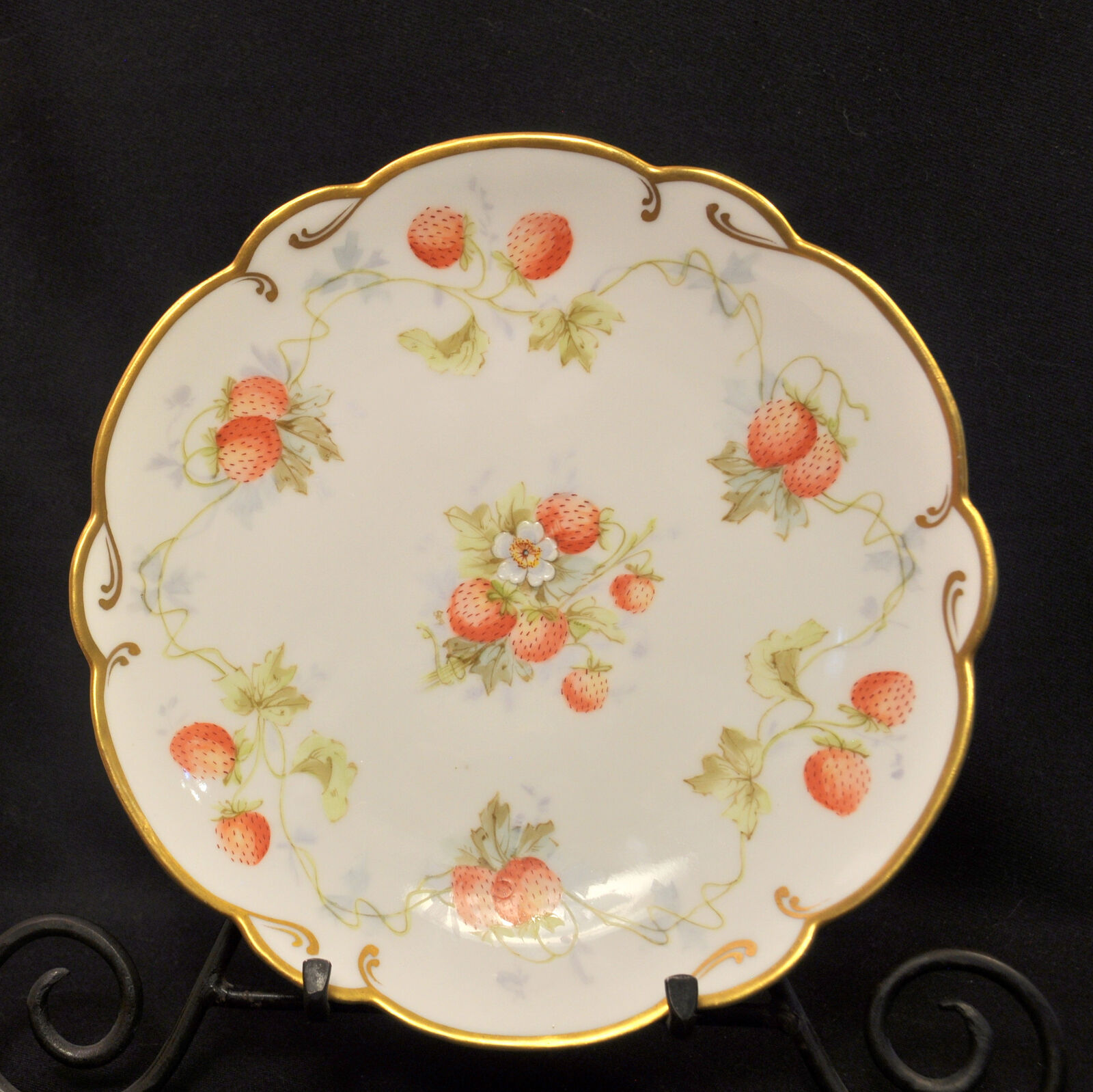 Limoges LDB&Co Flambeau Plate Strawberries 9 1/4" Charger Hand Painted 1891-1910