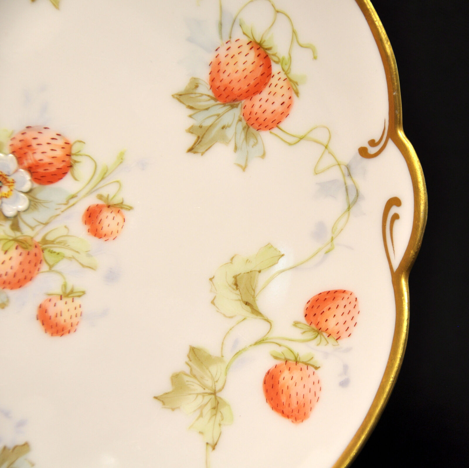 Limoges LDB&Co Flambeau Plate Strawberries 9 1/4" Charger Hand Painted 1891-1910