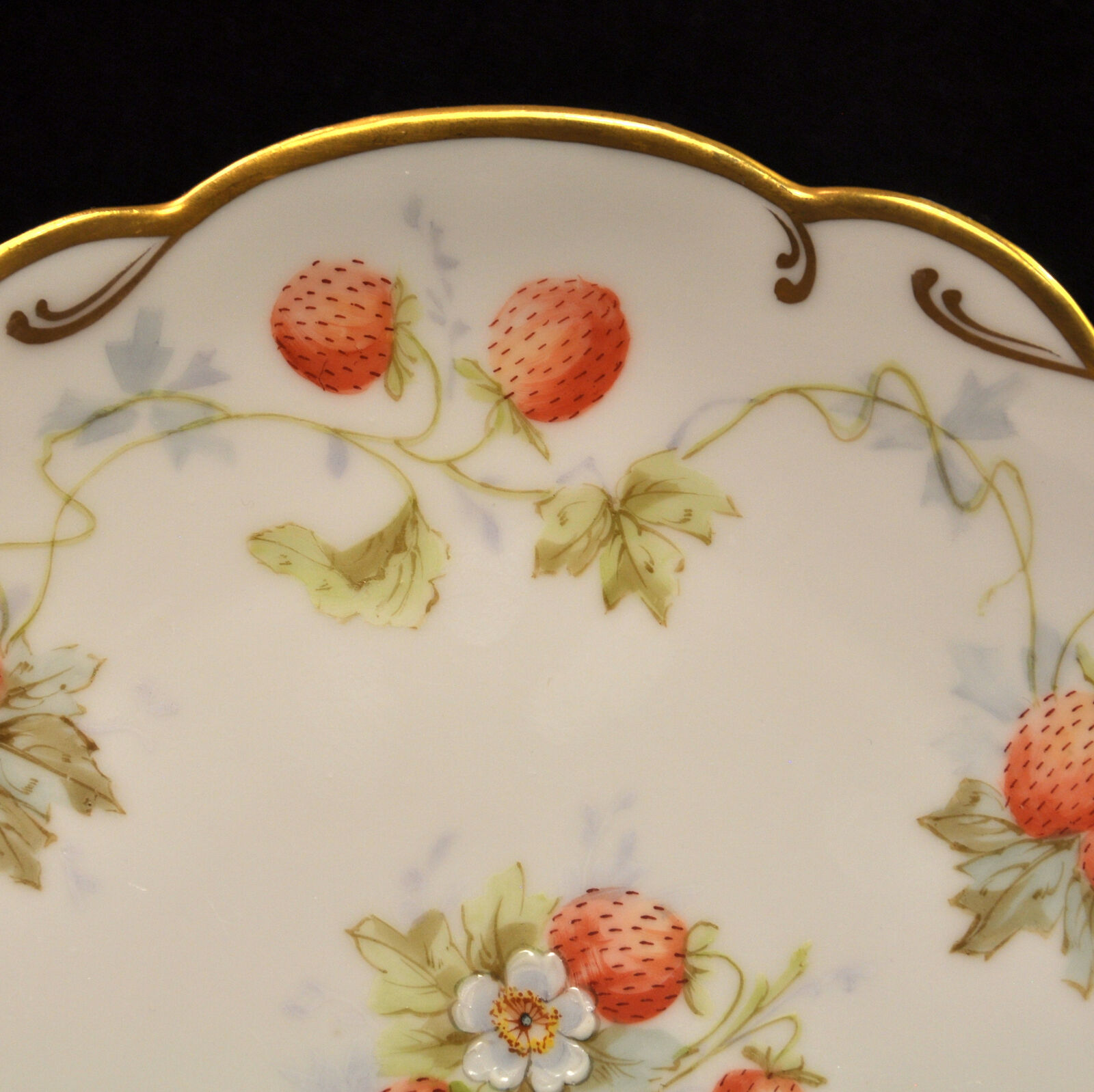 Limoges LDB&Co Flambeau Plate Strawberries 9 1/4" Charger Hand Painted 1891-1910