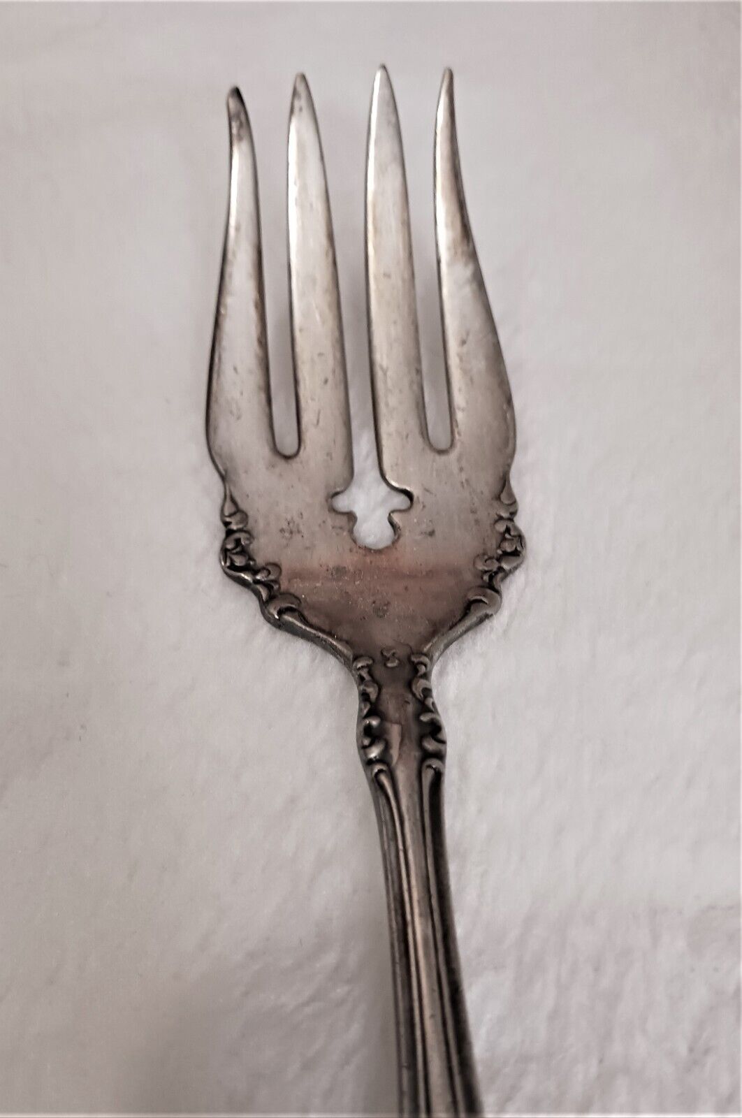 Paragon Tableware Rose Pattern Serving Meat Fork Triple Plate Silver 1900s