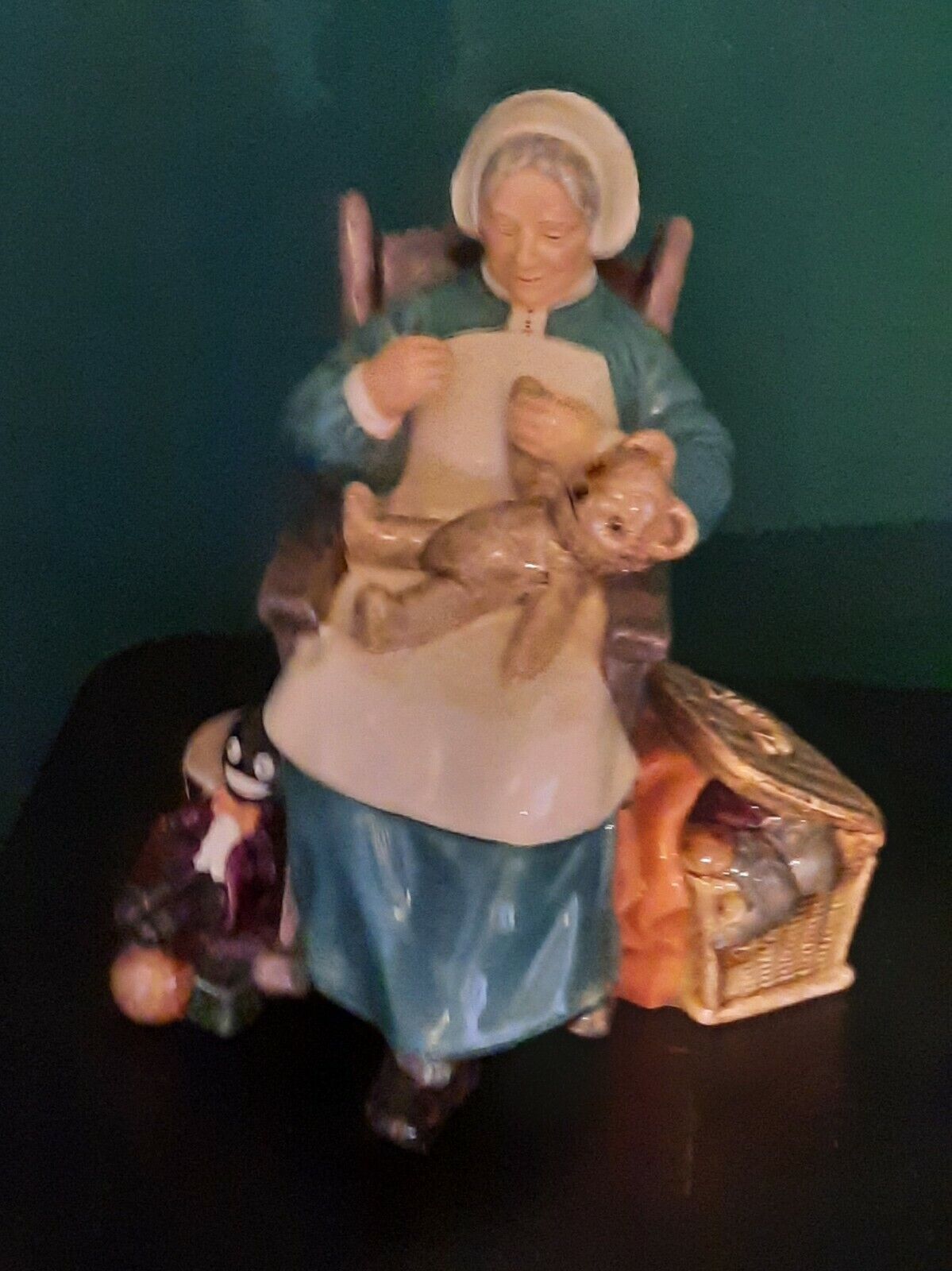 Royal Dalton Bone China Figurine Made In England NH-2221 NANNY 1957