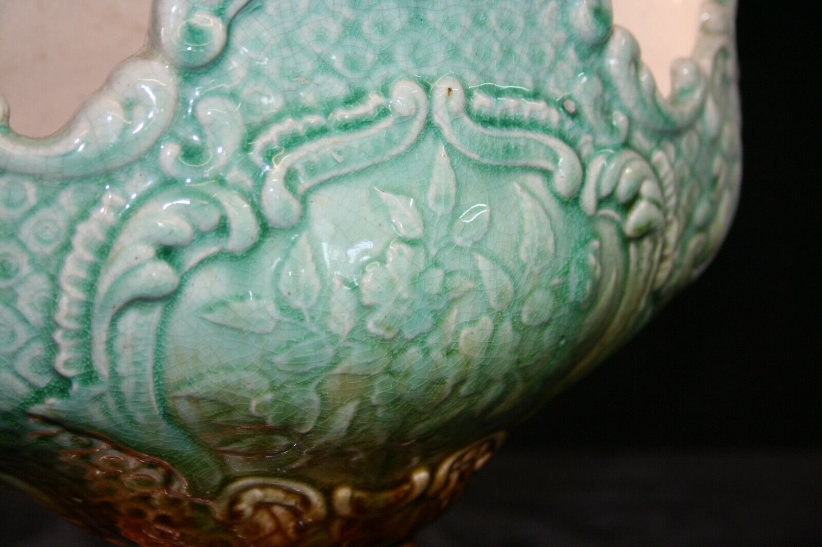 ANTIQUE Victorian 1800's  MAJOLICA Center Table Compote on Pedestal 