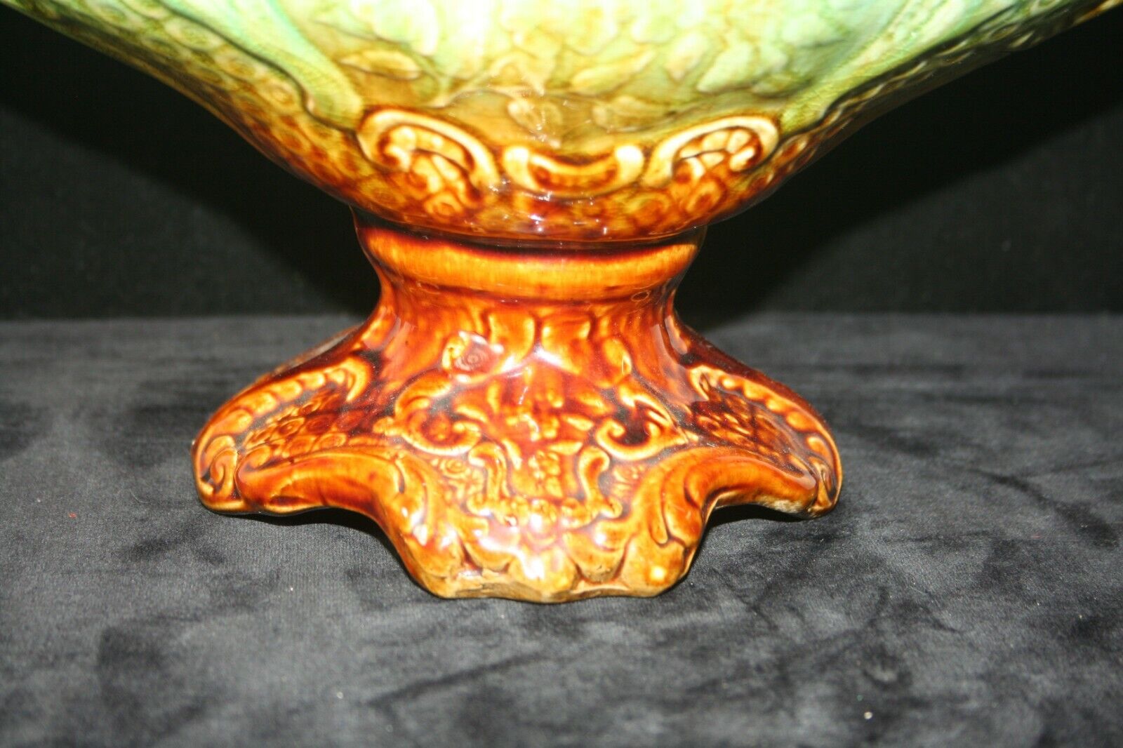 ANTIQUE Victorian 1800's  MAJOLICA Center Table Compote on Pedestal 