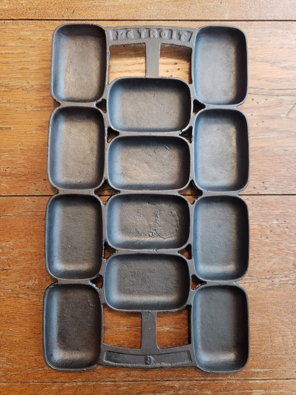 Antique Detroit Cast Iron Gem/Muffin 12 Slot Pan Number 9 1800s Restored!