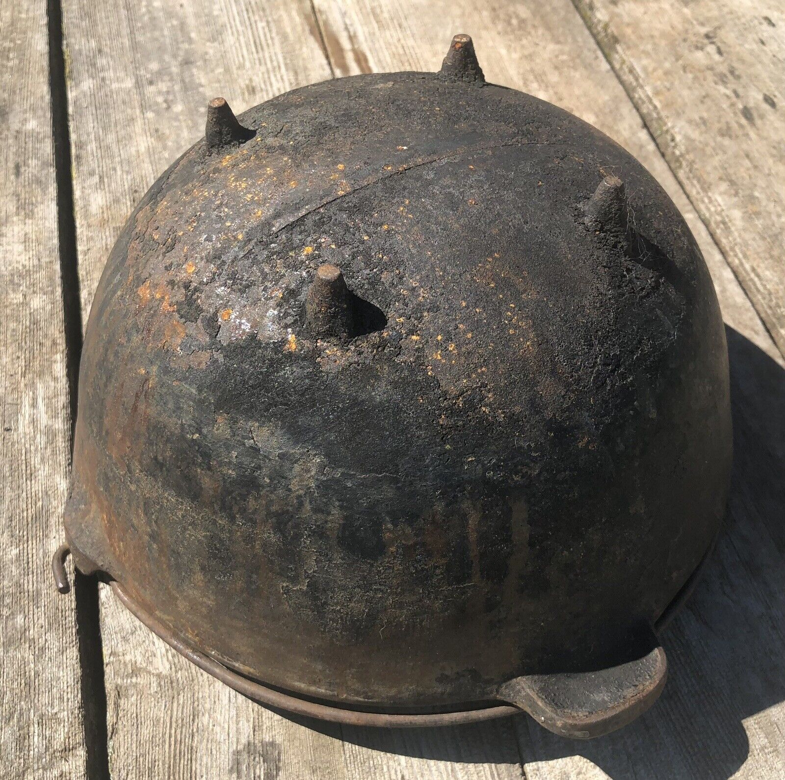ANTIQUE 1800'S #3 CAST IRON BEAN POT W/ GATE MARK 4 LEGGED Bailed Handle Scotch