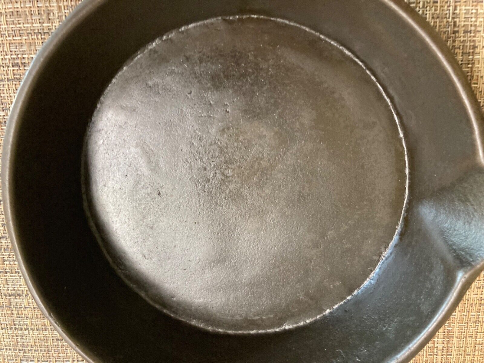 1800's Rough Cast Iron 7 1/2 in. Single Spout Skillet with Fancy Handle