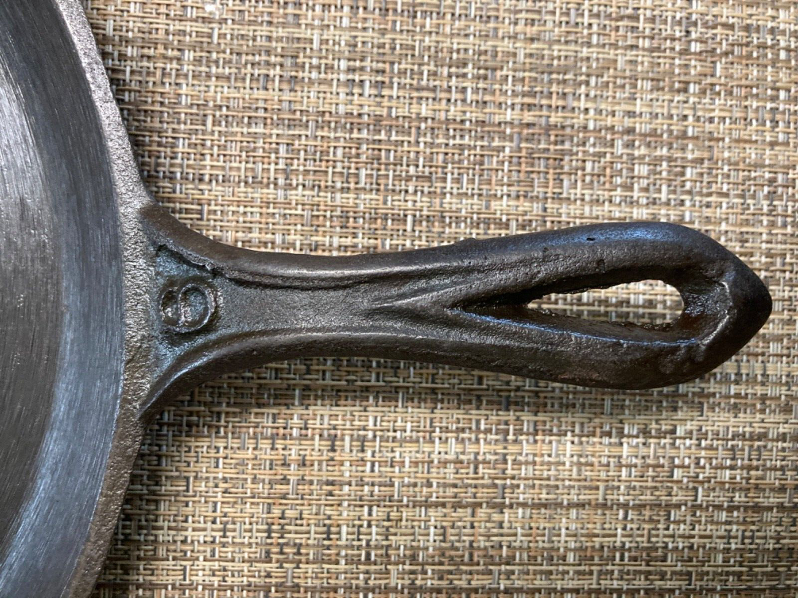 1800's Cast Iron No.9 Skillet Griddle with Gate Mark & Fancy Handle