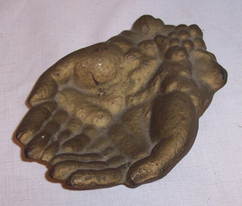 Vintage / Antique 1800'S HEAVY Cast Iron CUPPED HANDS 6 " X 4 1/2 " Soap Dish