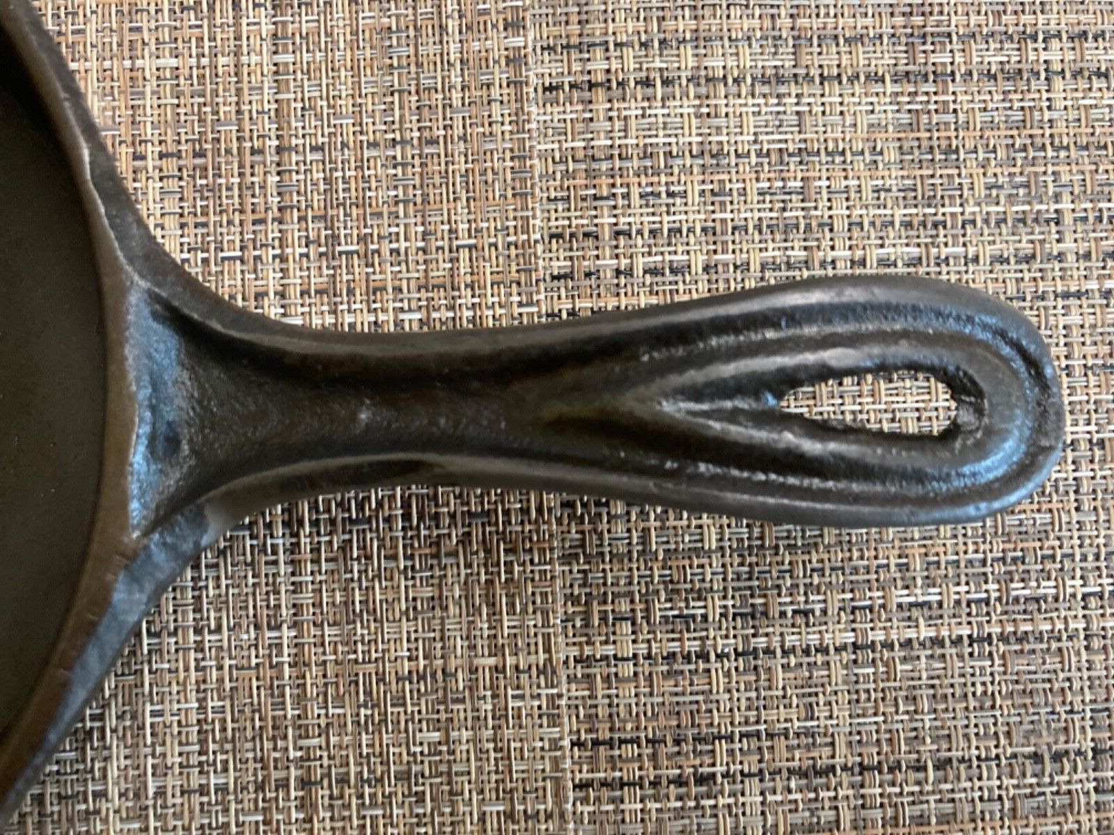 1800's Rough Cast Iron 7 1/2 in. Single Spout Skillet with Fancy Handle