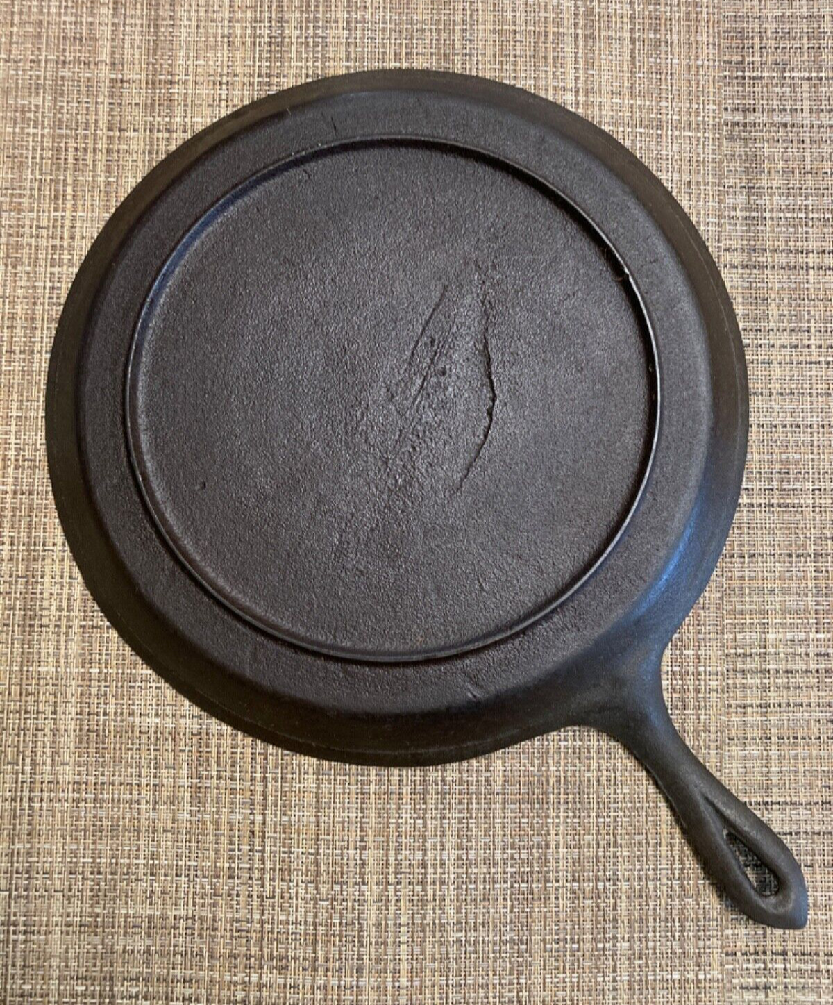 1800's Cast Iron No.9 Skillet Griddle with Gate Mark & Fancy Handle