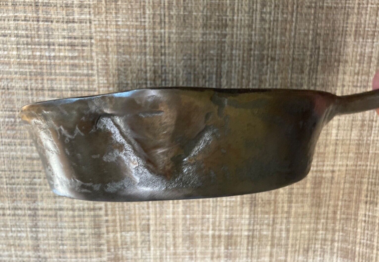 1800's Rough Cast Iron 7 1/2 in. Single Spout Skillet with Fancy Handle