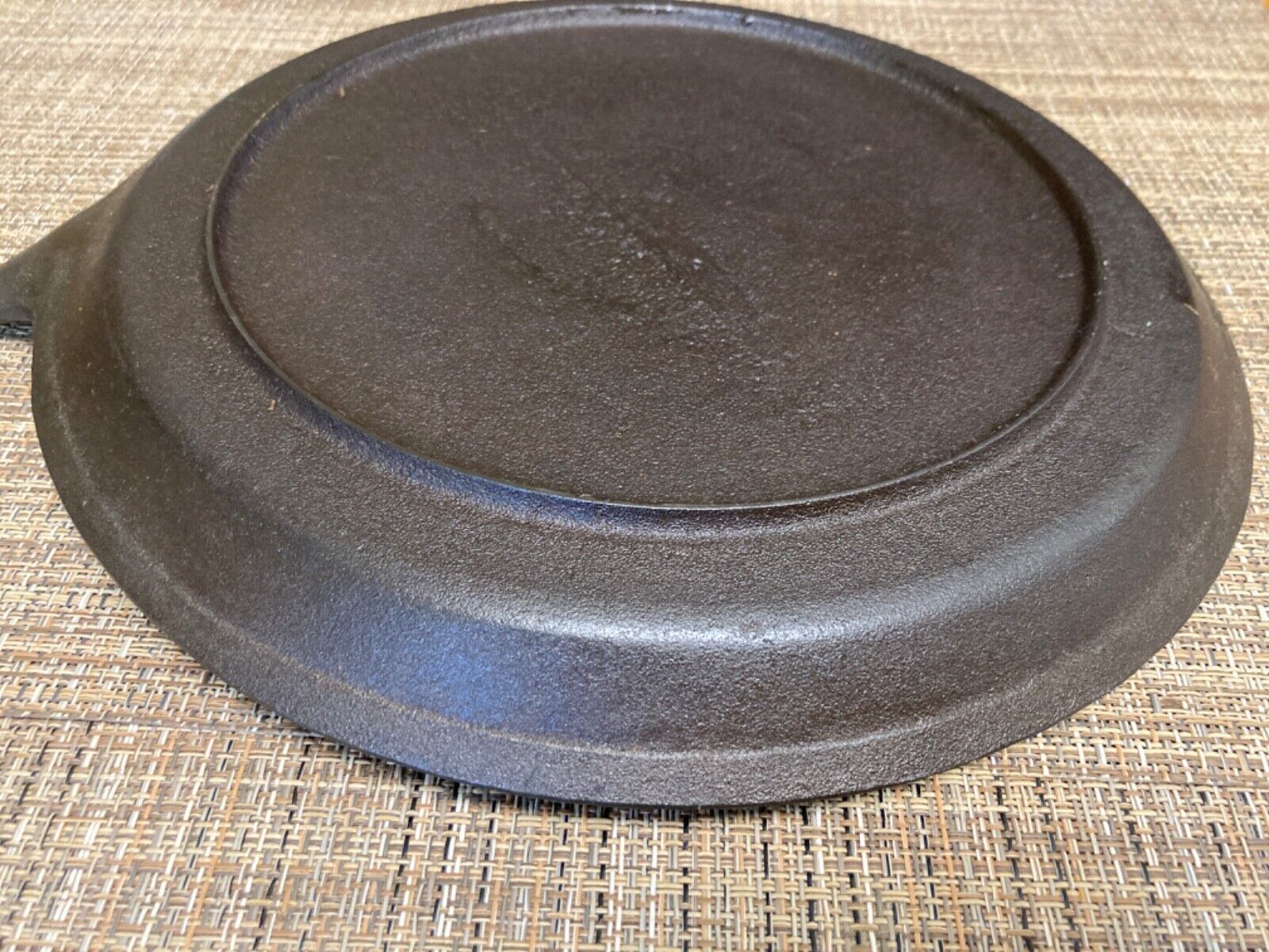 1800's Cast Iron No.9 Skillet Griddle with Gate Mark & Fancy Handle