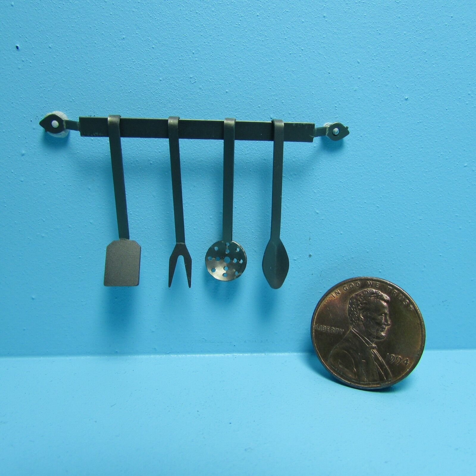 Dollhouse Miniature 1700's Hanging Utensils for the Kitchen ~ FA70801