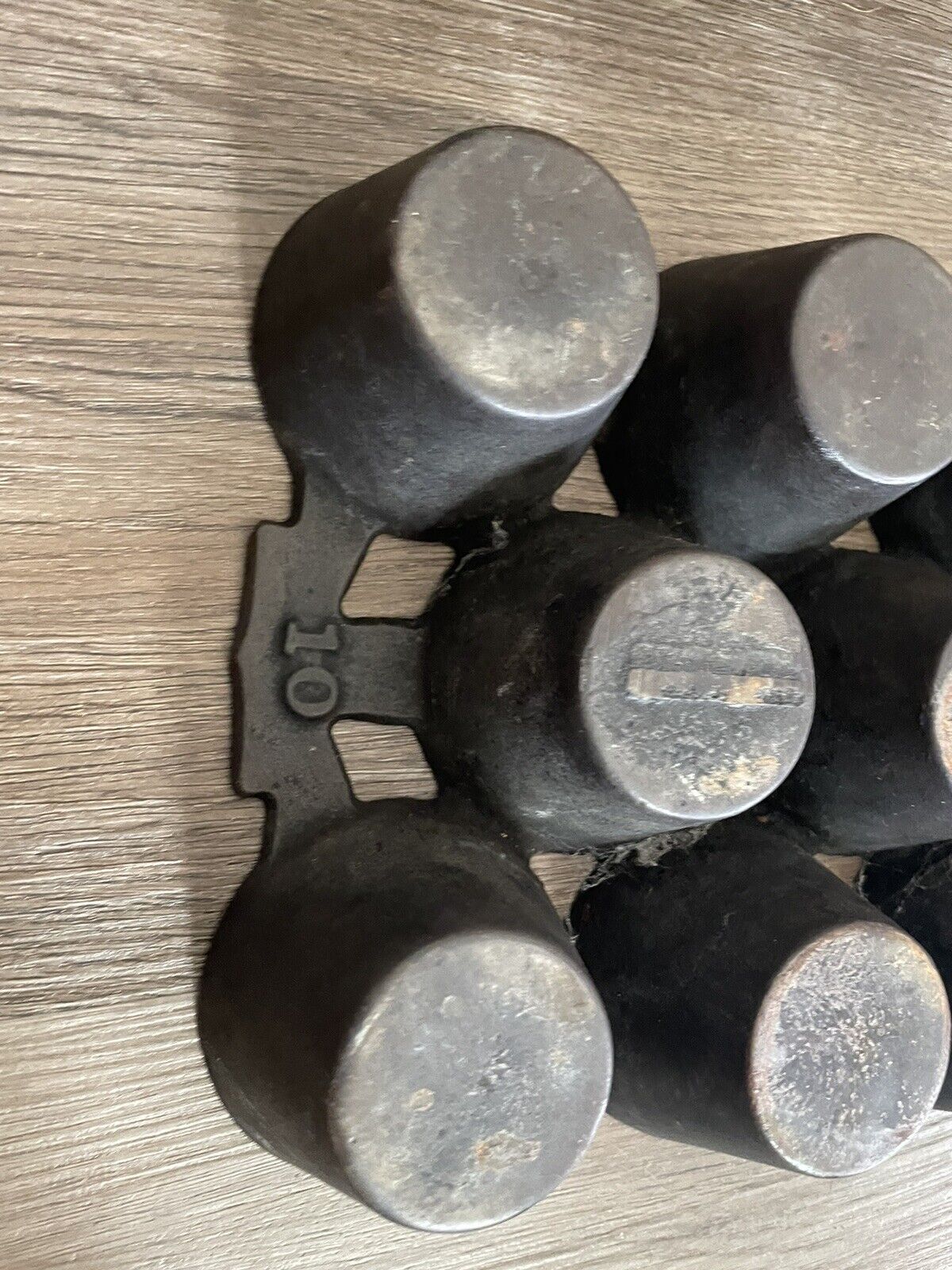 ANTIQUE (C.1800S) #10 CIVIL WAR ERA? CAST IRON MUFFIN PAN/GATE MARKS