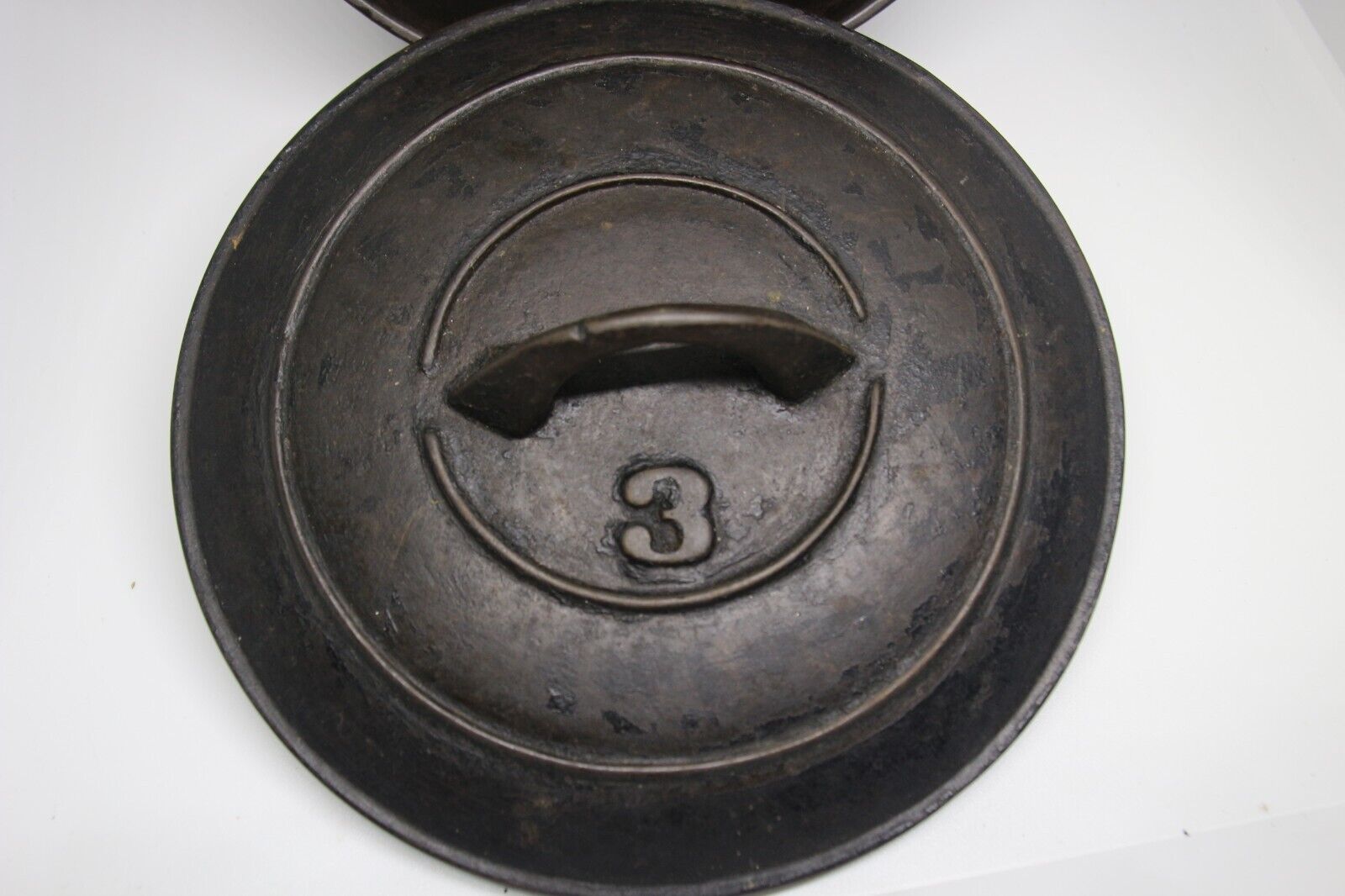Antique 1800’s Fischer Leaf Co Louisville KY Cast Iron 3-foot Cook Pot with Lid