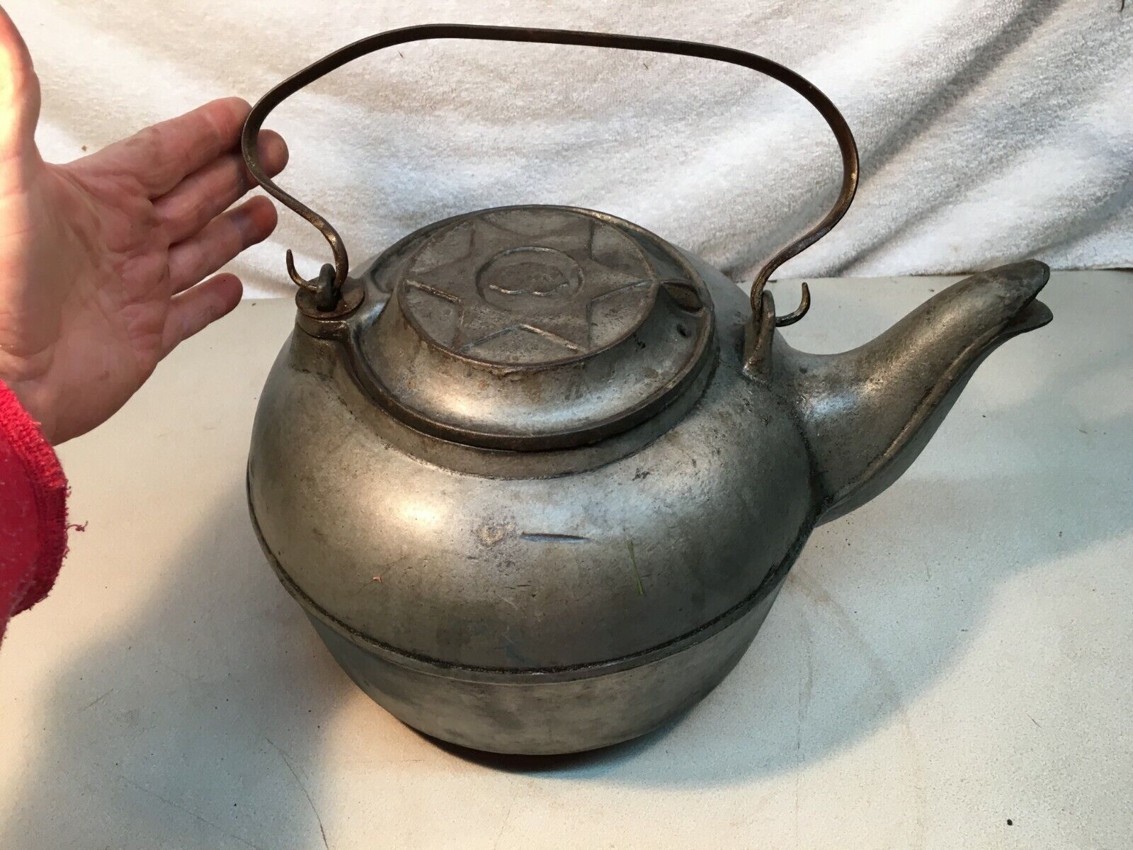 ANTIQUE 1800s Cast Iron Star Tea Pot Kettle Gate Mark 6 Pointed Star on Lid