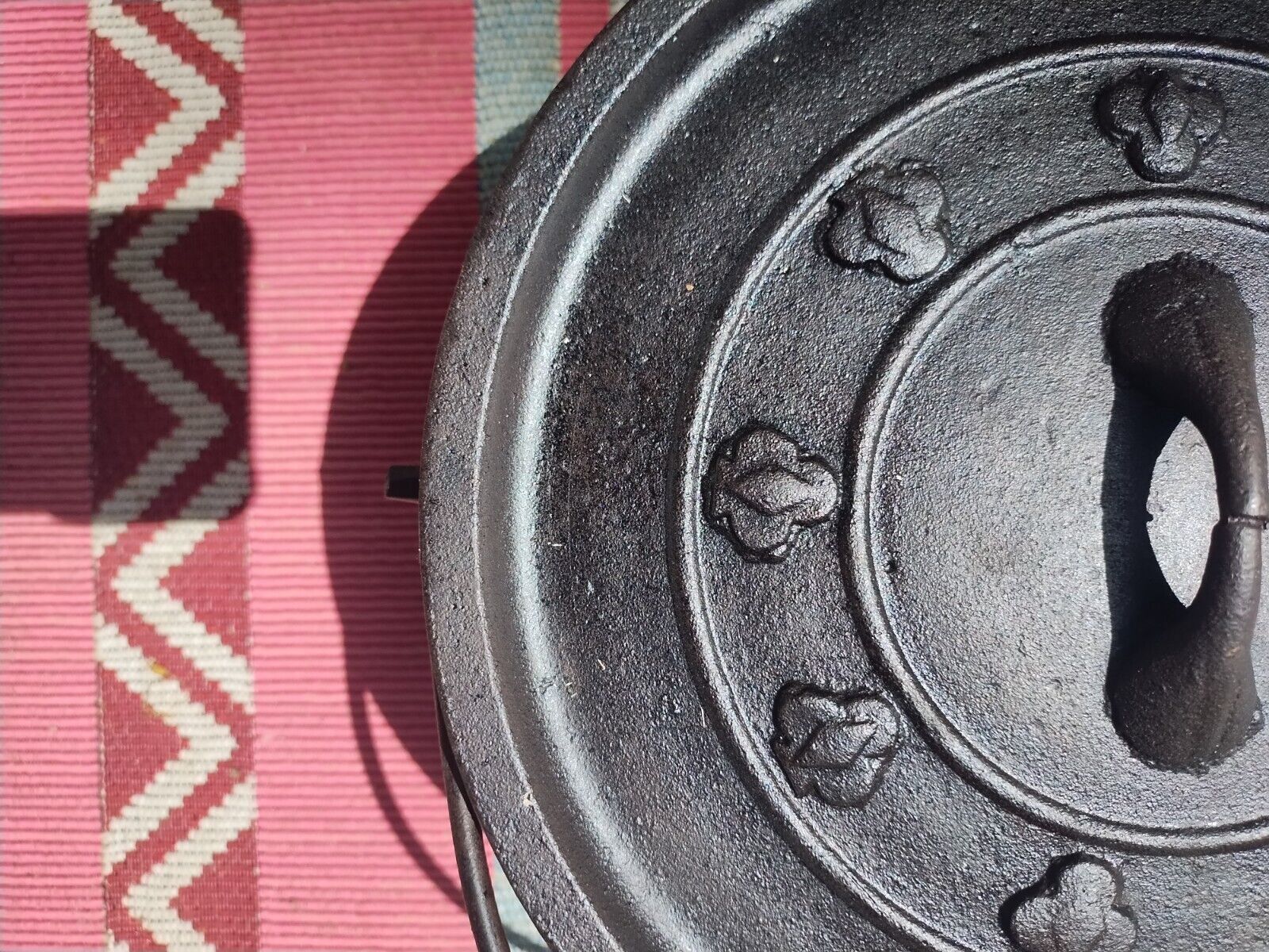 SWAIN CAST IRON SCOTCH BOWL #1 WITH LID CIRCA LATE 1800'S