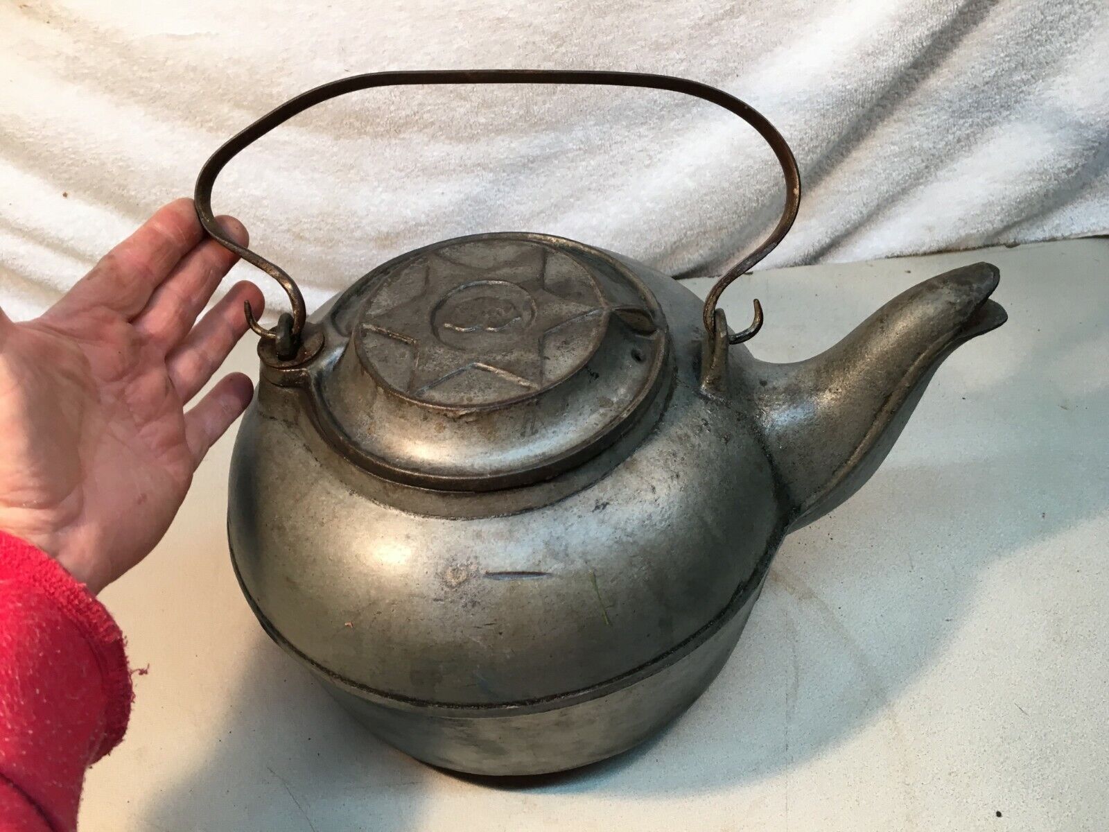 ANTIQUE 1800s Cast Iron Star Tea Pot Kettle Gate Mark 6 Pointed Star on Lid