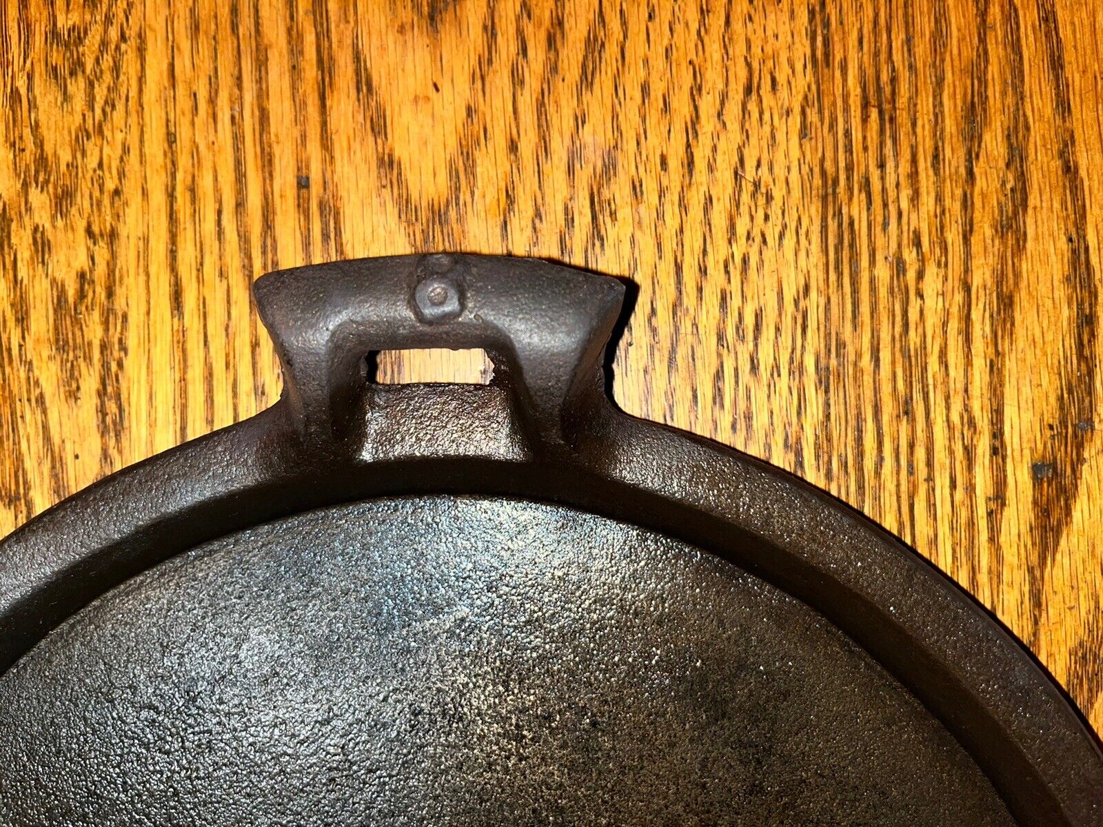 ANTIQUE “VY” 1800's OVAL GATE MARK #8 CAST IRON CAMPING GRIDDLE  22”