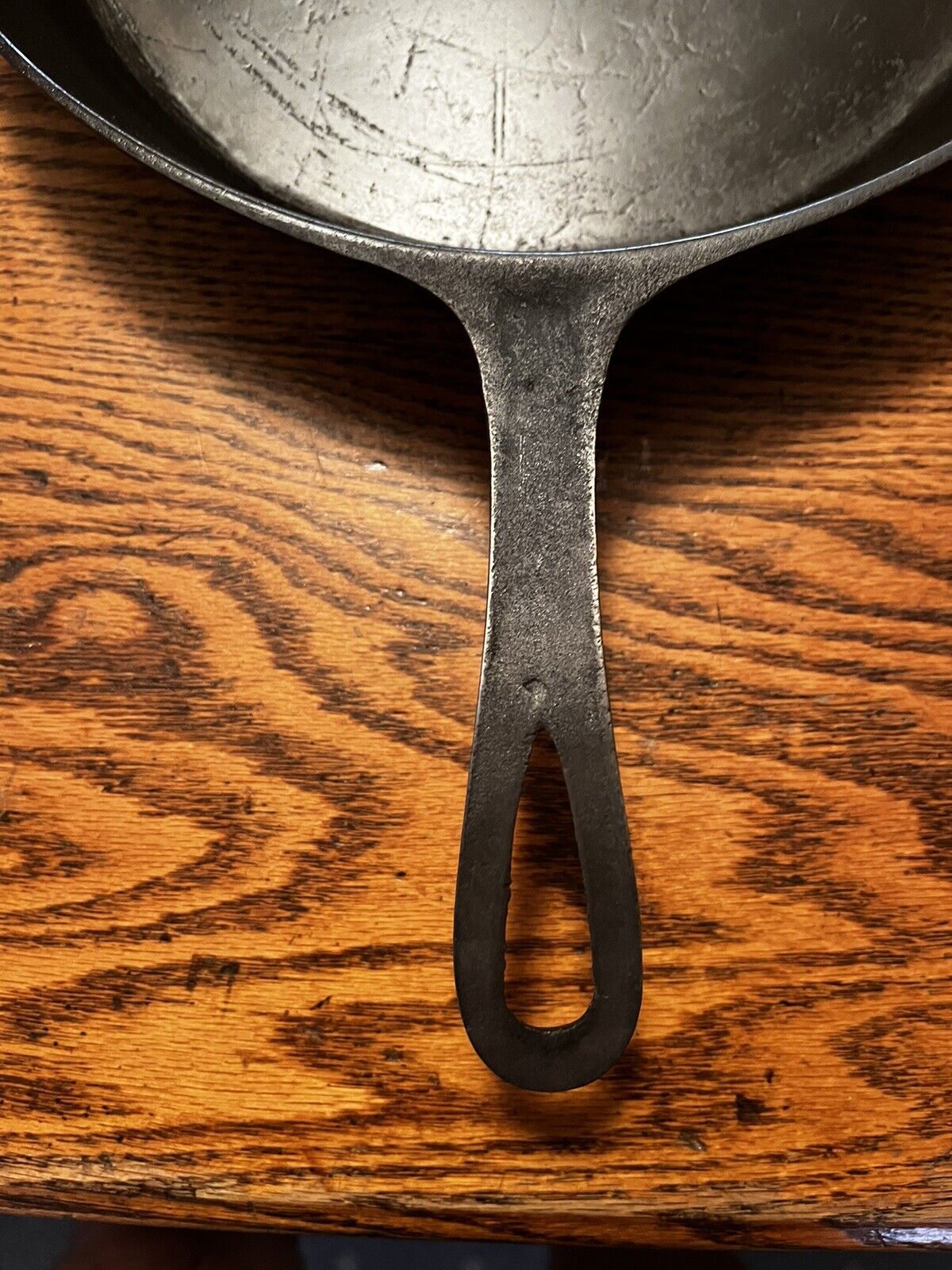 1800's Cast Iron No. 9 Skillet with Gate Mark & Plain Handle