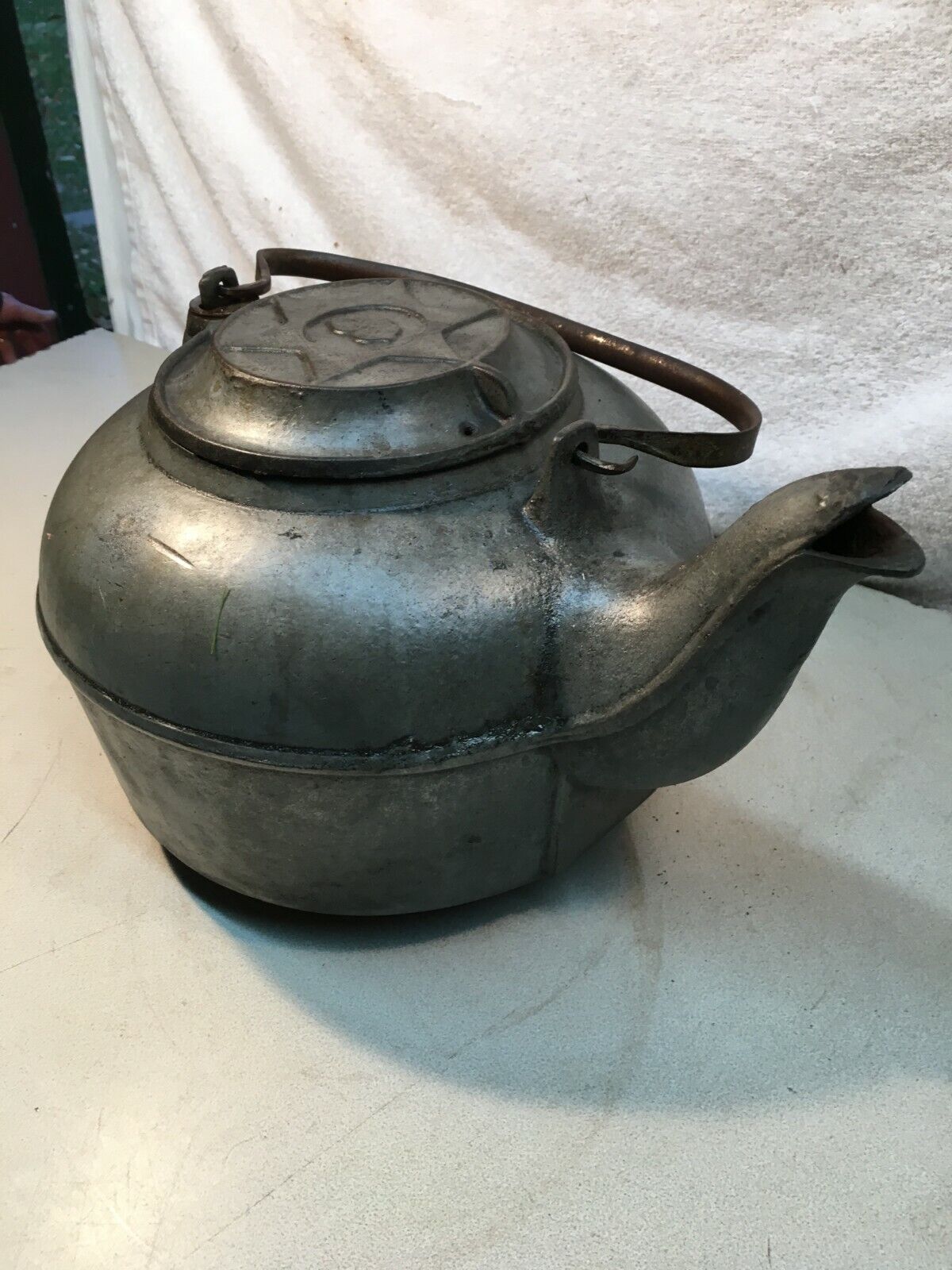 ANTIQUE 1800s Cast Iron Star Tea Pot Kettle Gate Mark 6 Pointed Star on Lid