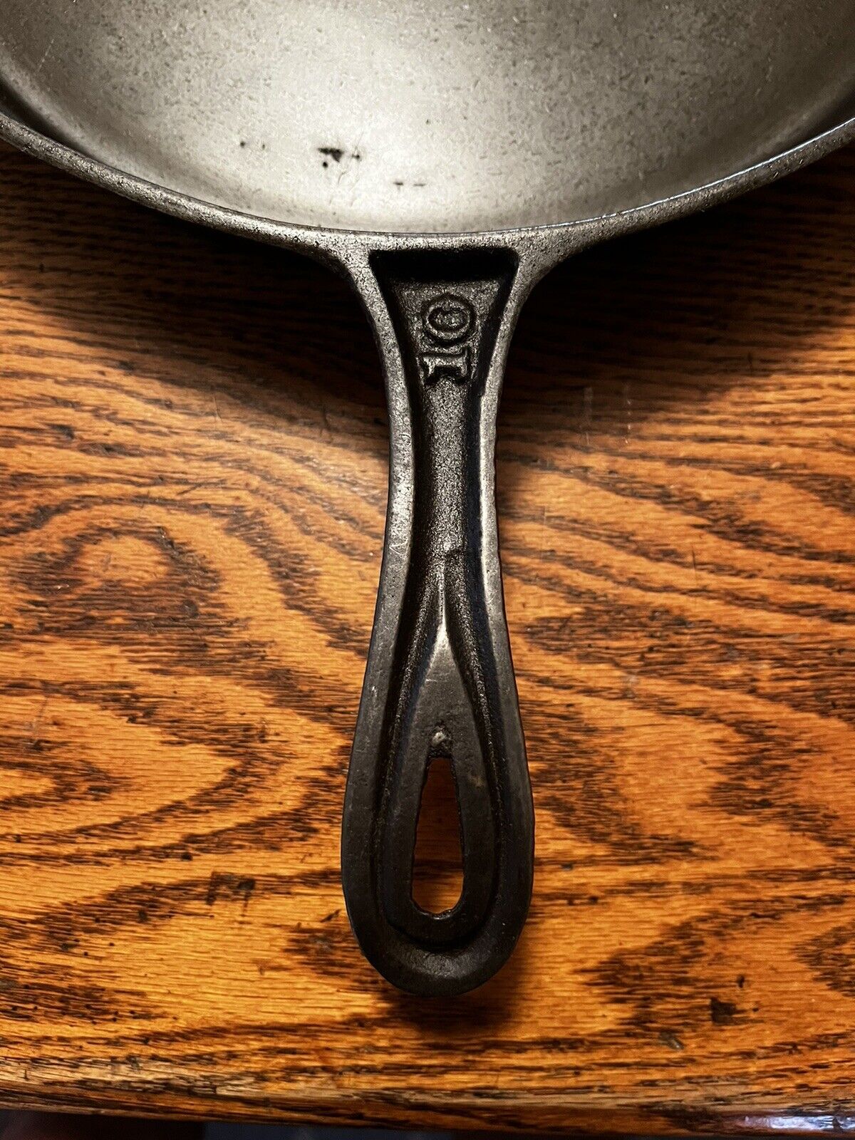 1800's Cast Iron Oversized No. 10 Skillet with Gate Mark, Nice!!