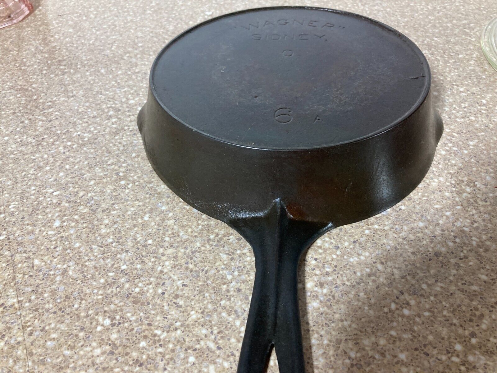 ANTIQUE WAGNER #6 CAST IRON SKILLET 1800’s  ARC LOGO  HEAT RING QUOTATION MARKS