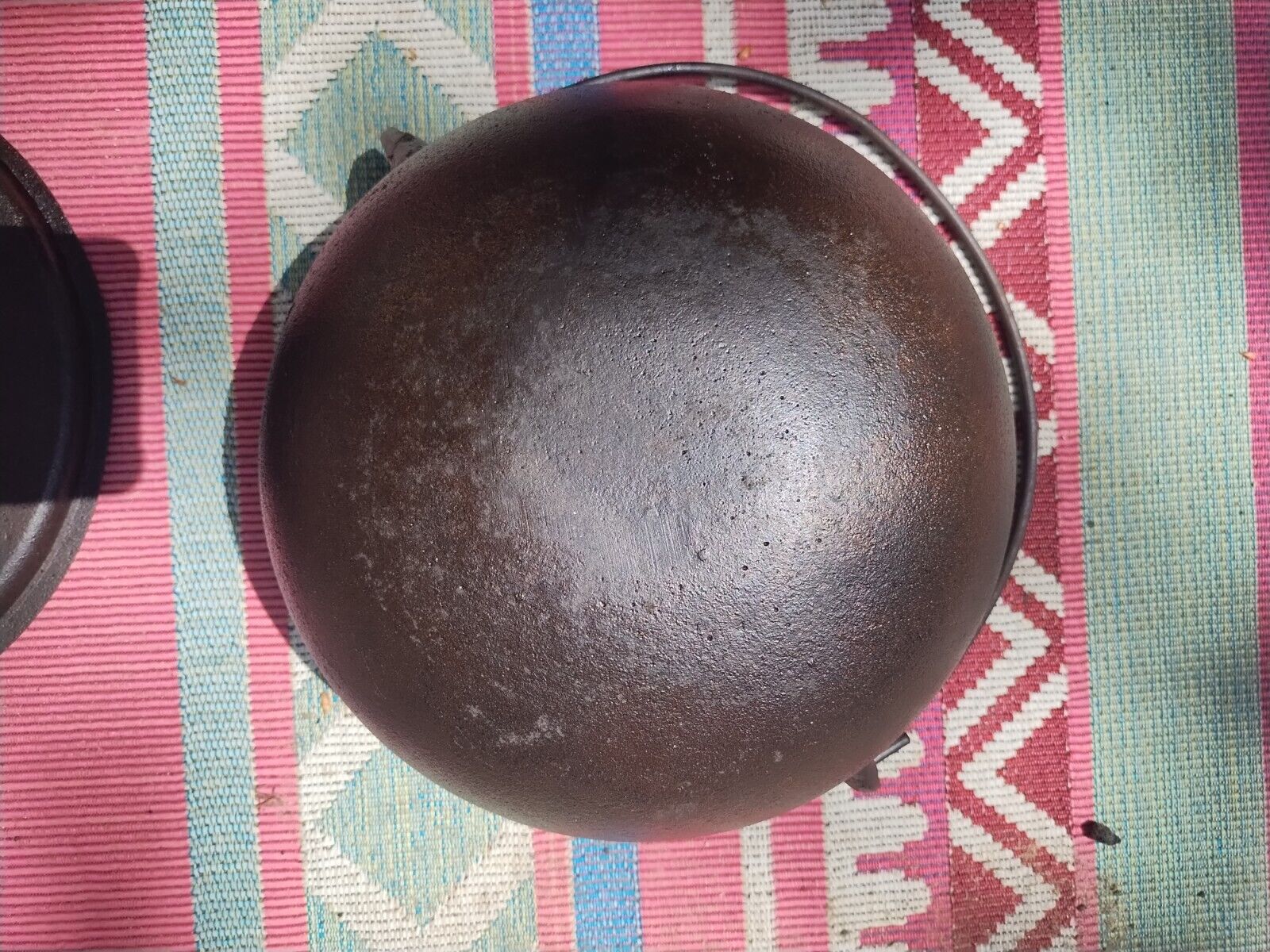 SWAIN CAST IRON SCOTCH BOWL #1 WITH LID CIRCA LATE 1800'S