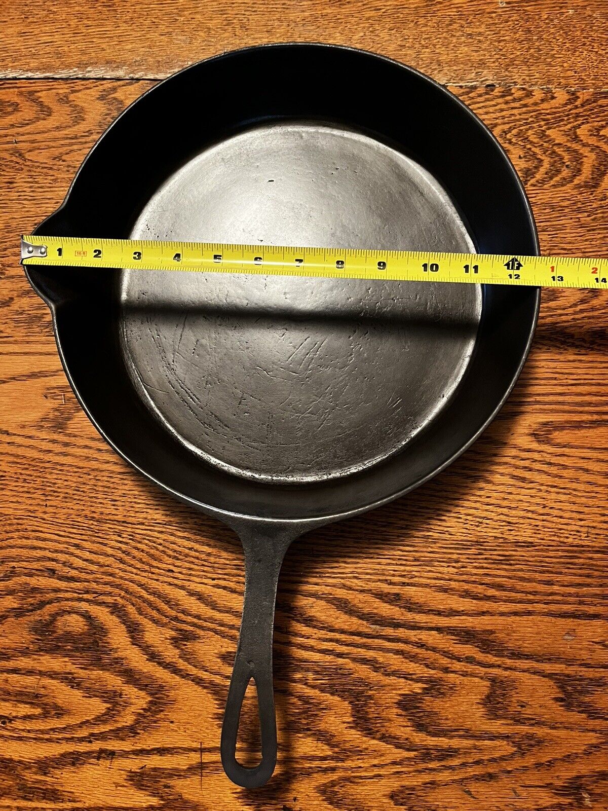 1800's Cast Iron No. 9 Skillet with Gate Mark & Plain Handle