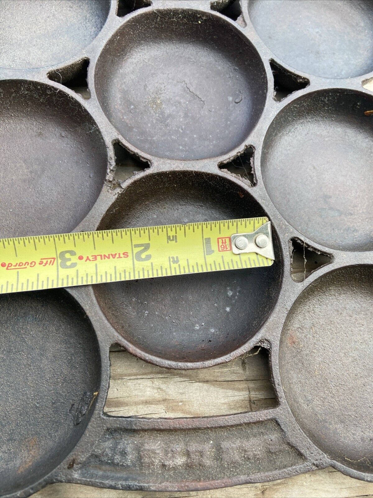 Patented 1800’s Cast Iron Muffin Gem Pan  11 Count Round Not Griswold