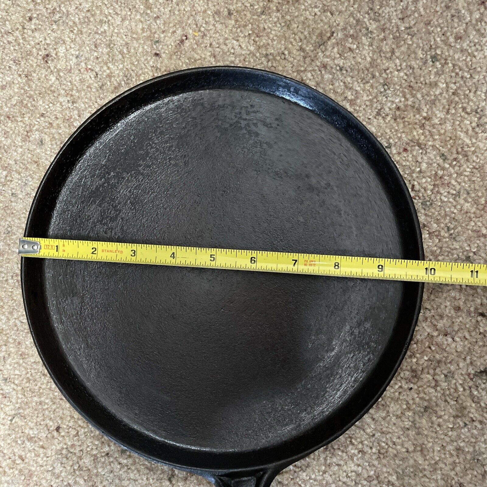 Antique #8 Cast Iron 10" GRIDDLE ~ 1800s w/Heat Ring & Gate Mark Great Cond.￼