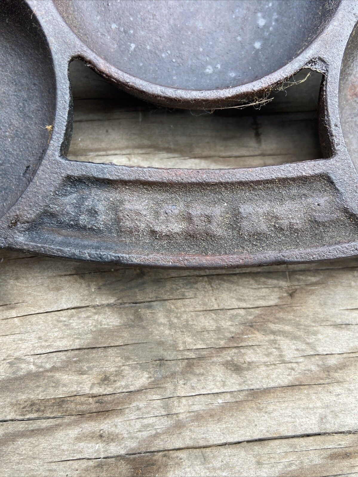 Patented 1800’s Cast Iron Muffin Gem Pan  11 Count Round Not Griswold
