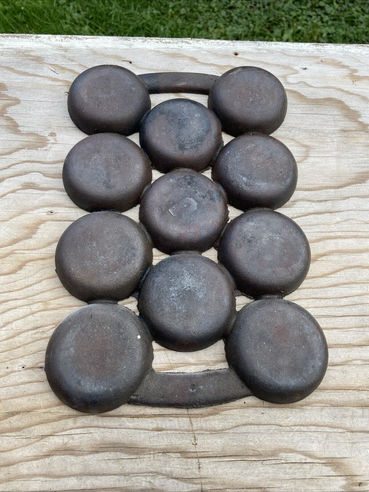 Patented 1800’s Cast Iron Muffin Gem Pan  11 Count Round Not Griswold