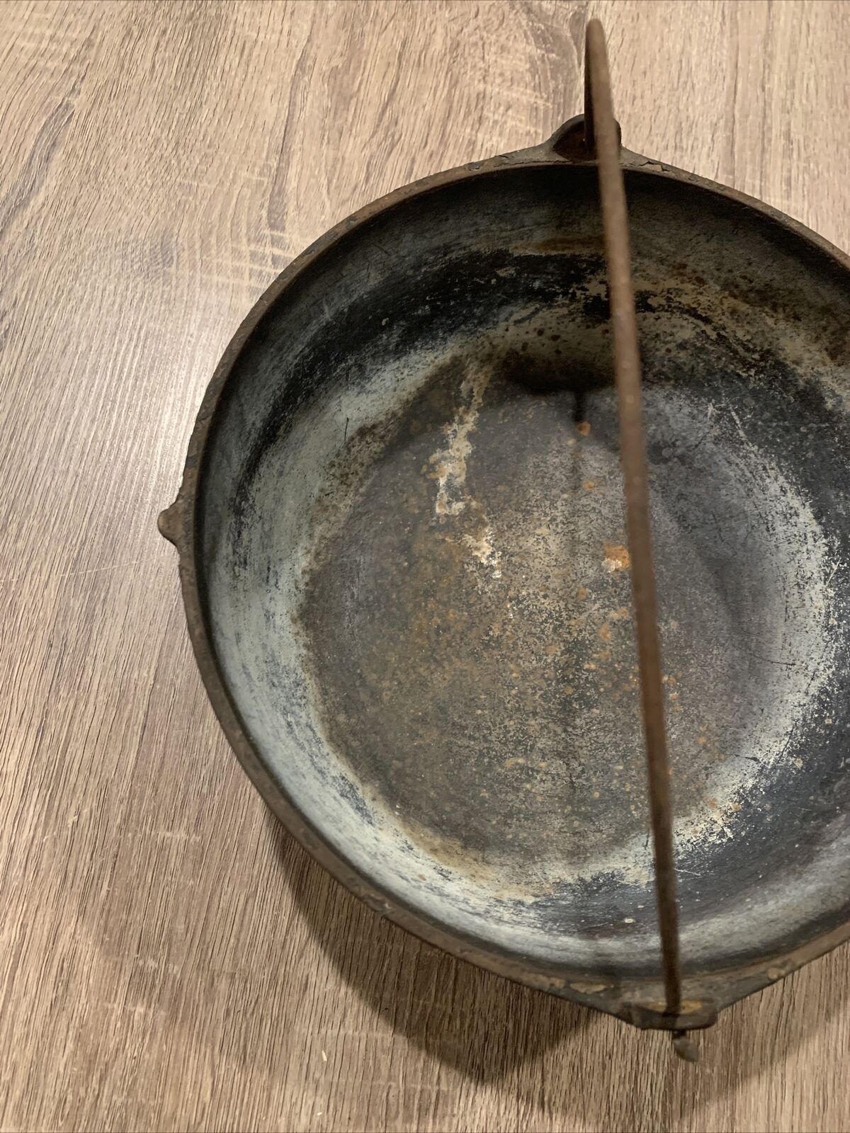 1800’s Antique Gate Mark Cast Iron Scotch Bowl 9.5” Diam x 4” Marked 2-K