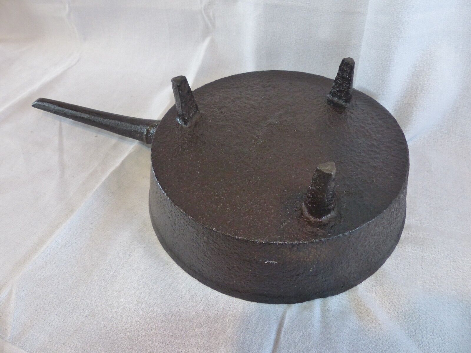 Primitive 1800's 11" Gate Marked 3 Legged Spider Skillet Unmarked tripod pan